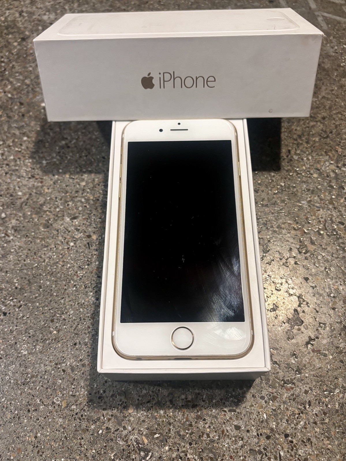 Apple iPhone 6 Gold (Unlocked) 16GB Smartphone – Works – In Original Box