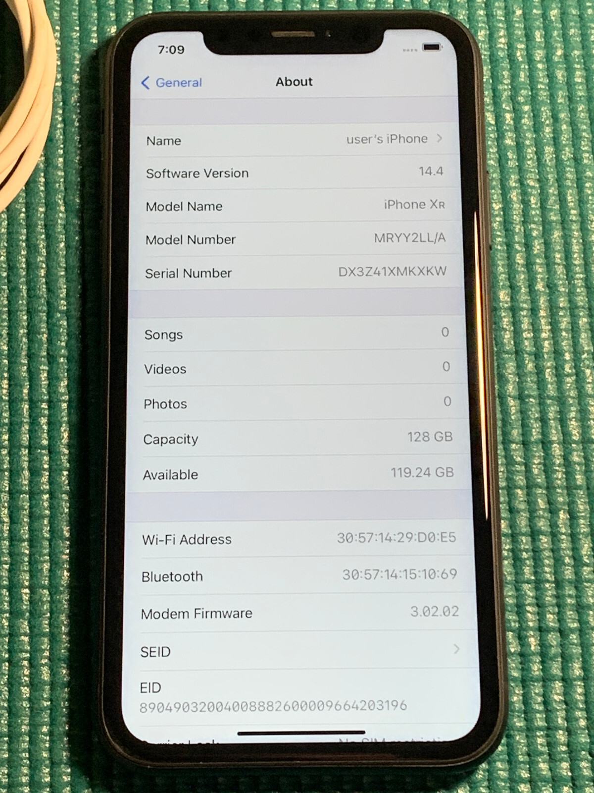 Apple iPhone XR – 128GB – Black (Unlocked) A1984 (CDMA + GSM)