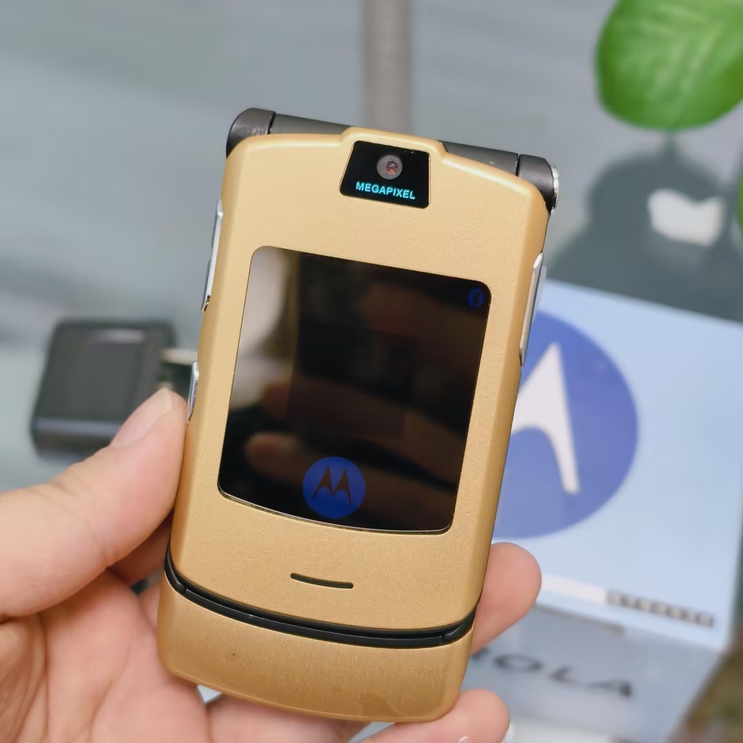 Motorola Razr V3i Dolce Gabbnna (Limited Edition) Flip Mobile Phone Unlocked