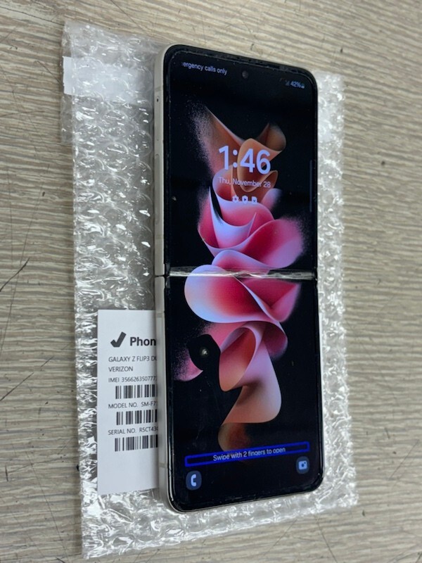 Samsung Galaxy Z Flip3 5G SM-F711U 128GB Cream (Verizon) Unlocked -Screen issues
