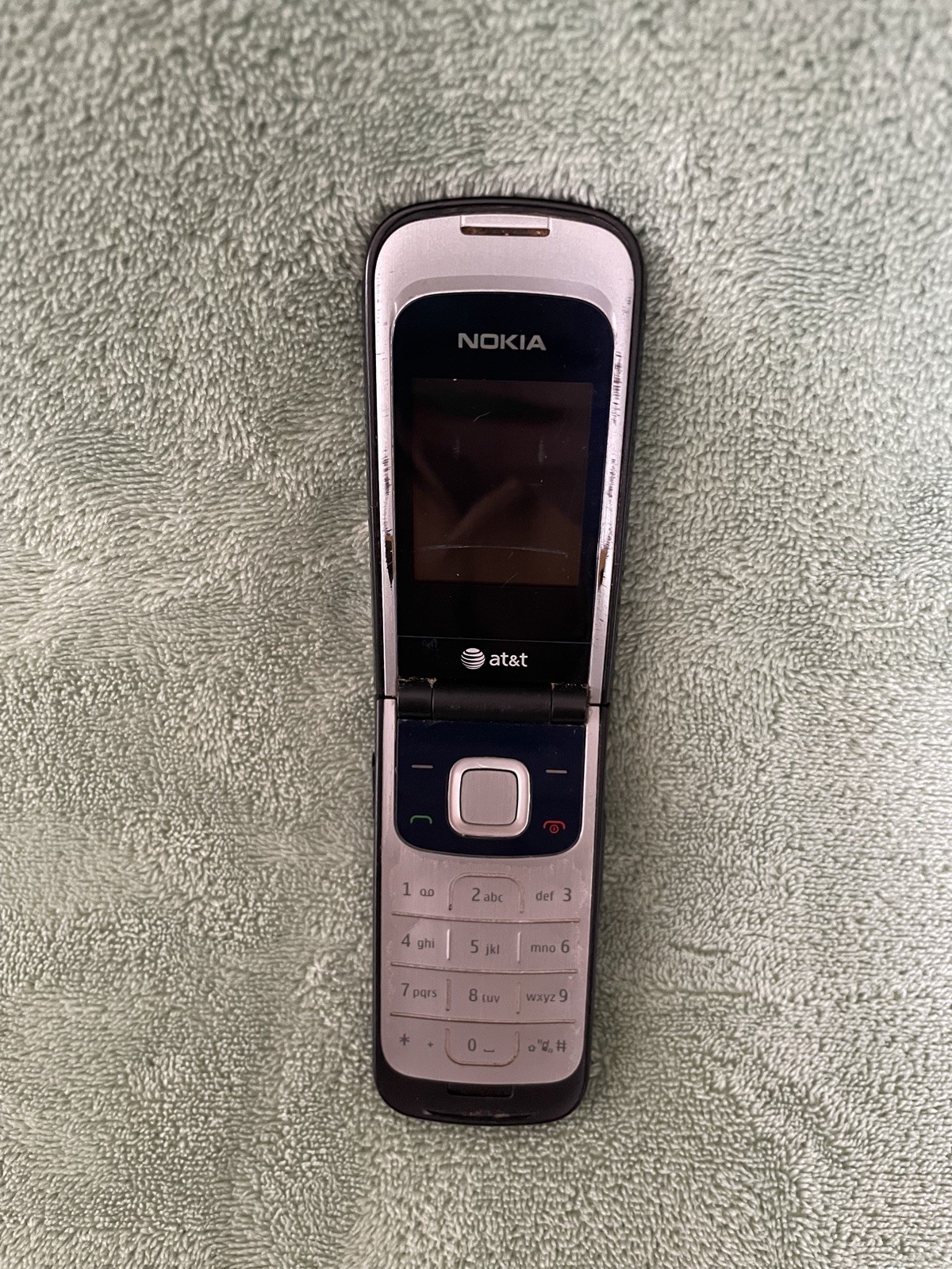 Nokia | Model: 2720a-2b | 2.8″ LCD Display 1.3 MP Camera Flip Phone (Untested)