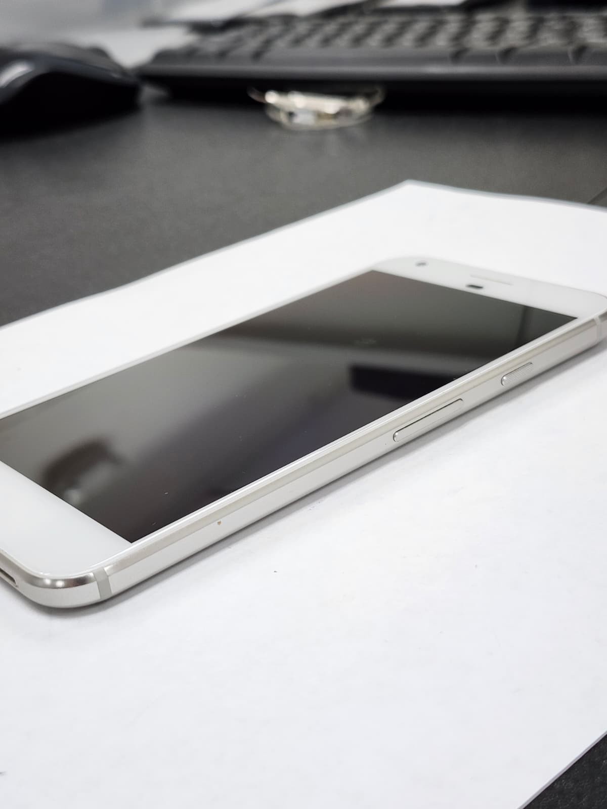 DEFECTIVE – Google Pixel XL – Silver – Unknown – Pixel XL – 12408