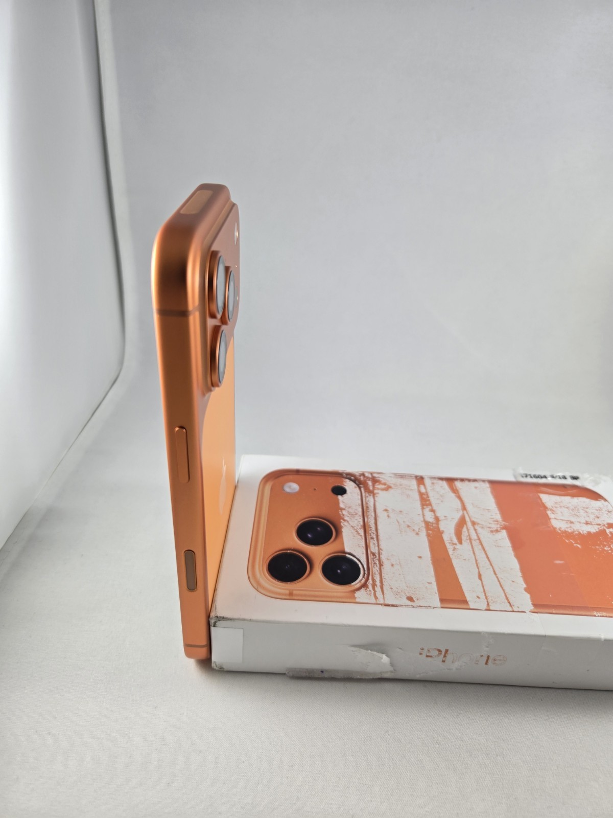 Apple iPhone 17 Pro 256GB Cosmic Orange Boost Mobile network only