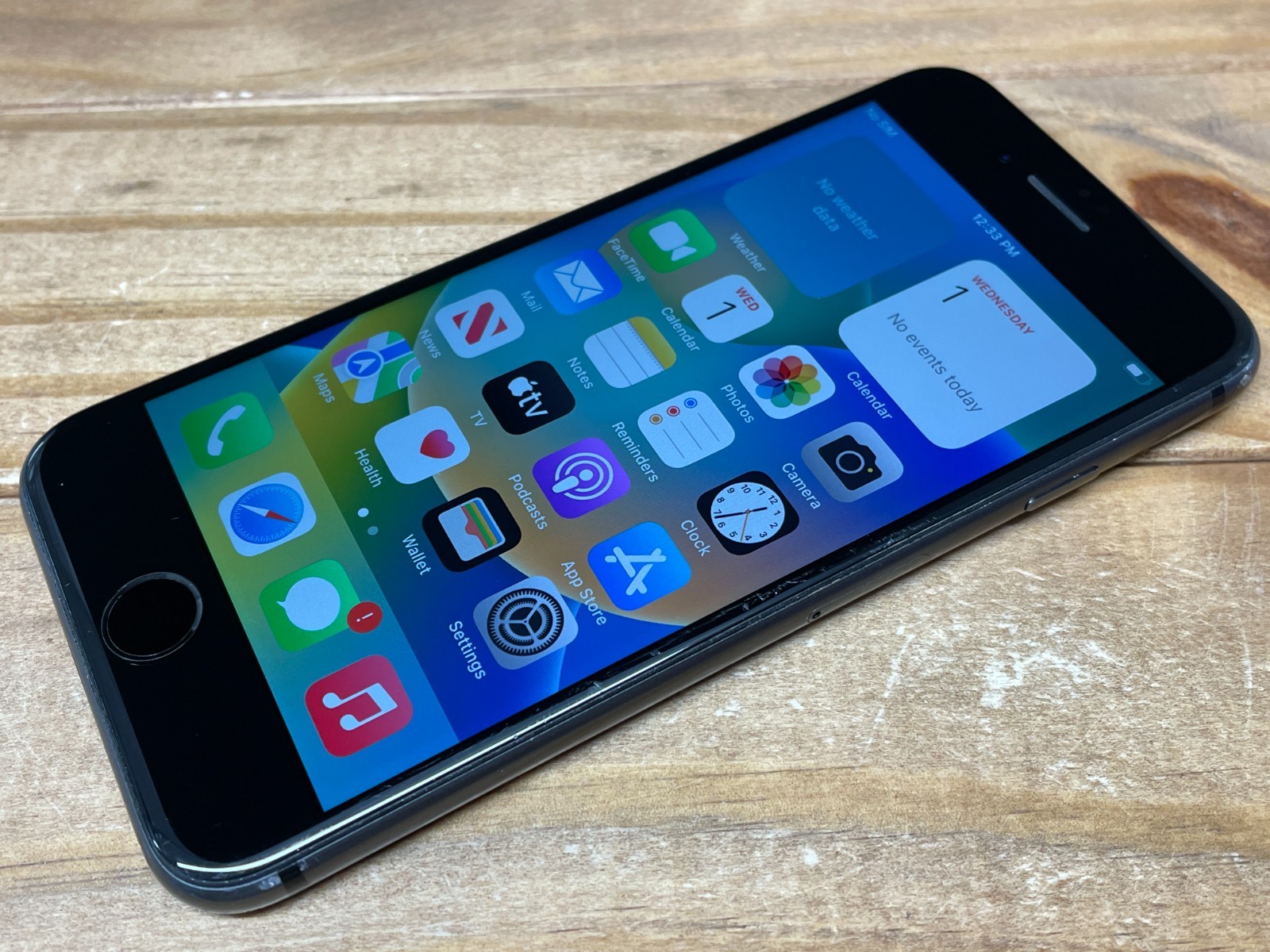Apple iPhone 8 – 64GB – Gray (Factory Unlocked) A1863 – Works – C Grade