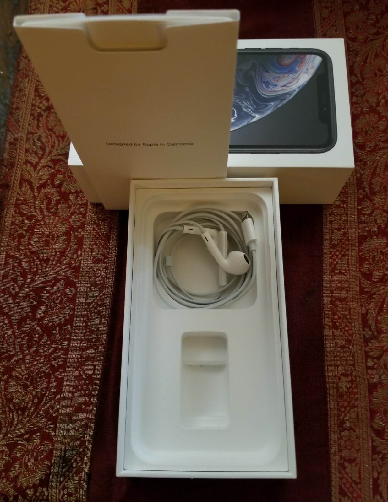 Apple iPhone XR-64GB-Black (Unlocked) A1984 (CDMA+GSM) c1044 w/Otterbox-Grade A