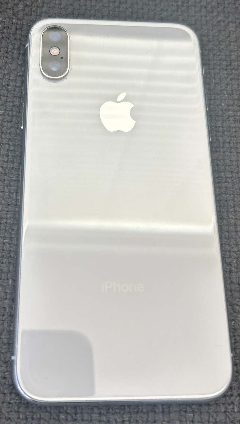 Apple iPhone X – 64GB – Silver, Unlocked. A1865 (CDMA + GSM) OS 16.7.12