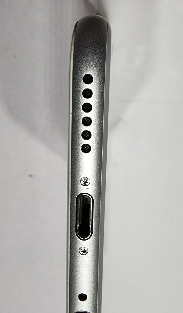 Apple iPhone 6 (A1586) – Silver – PARTS ONLY – BAD MOTHER BOARD