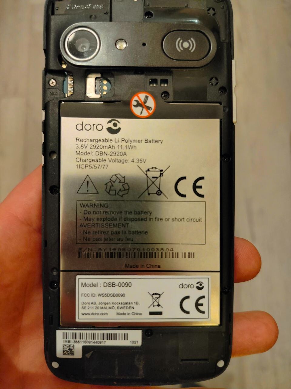 Doro 8040 / Doro DSB-0090 Lot of 6 – Smartphones for Parts / Repair – Screens OK