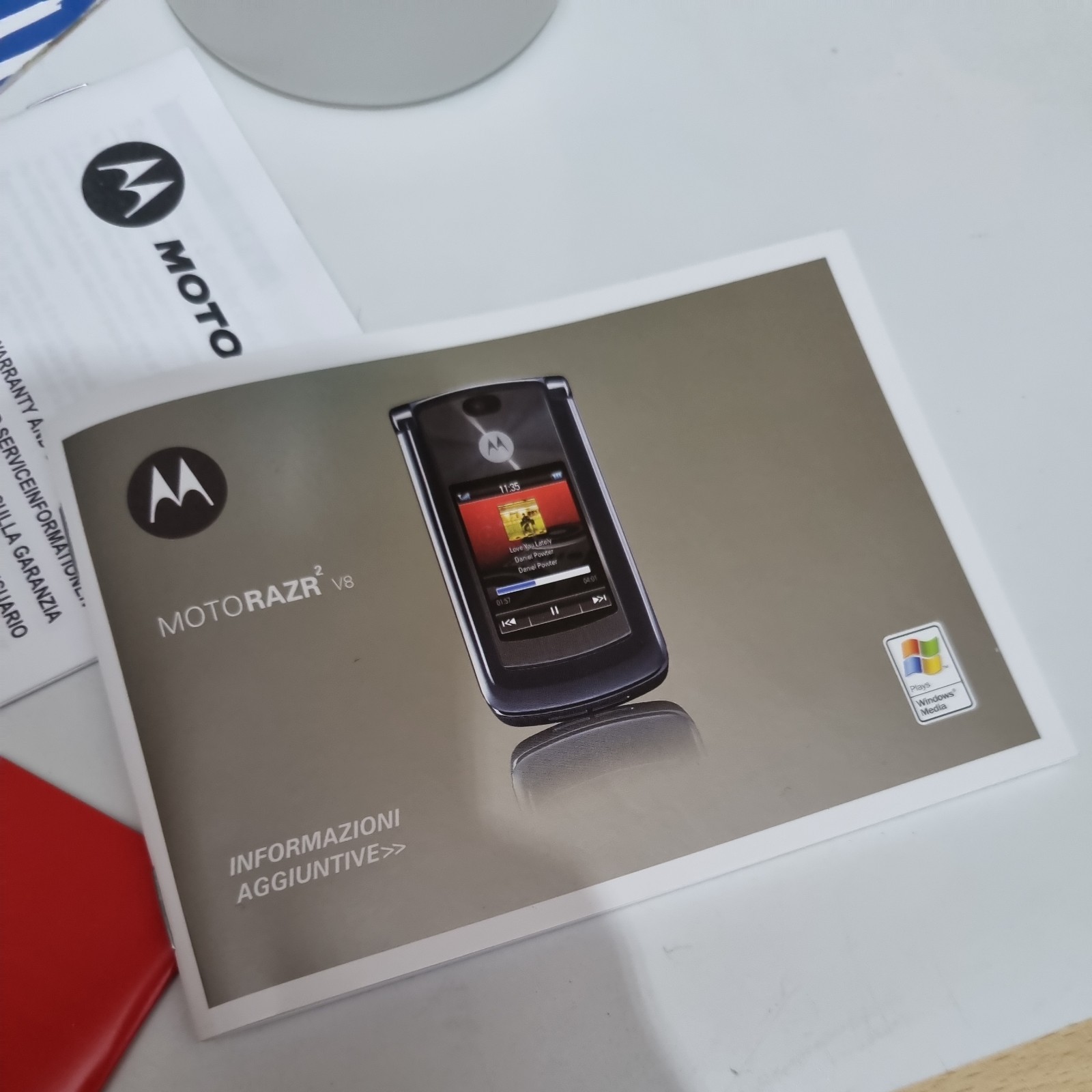 Motorola RAZR2 V8 unlocked brand new old stock