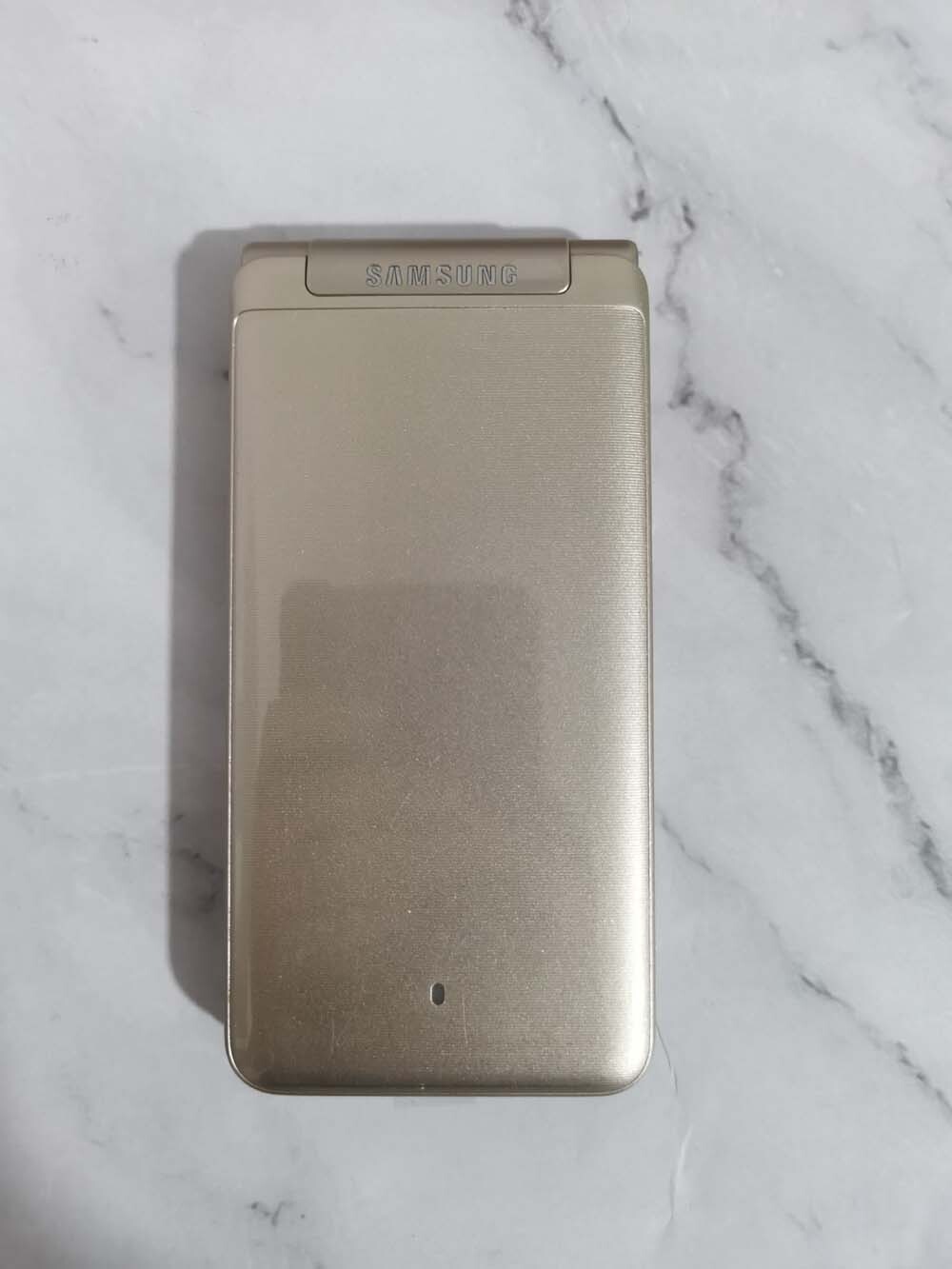SM-G1600 Samsung Galaxy Folder 16GB Android Factory Unlocked Flip Smartphone