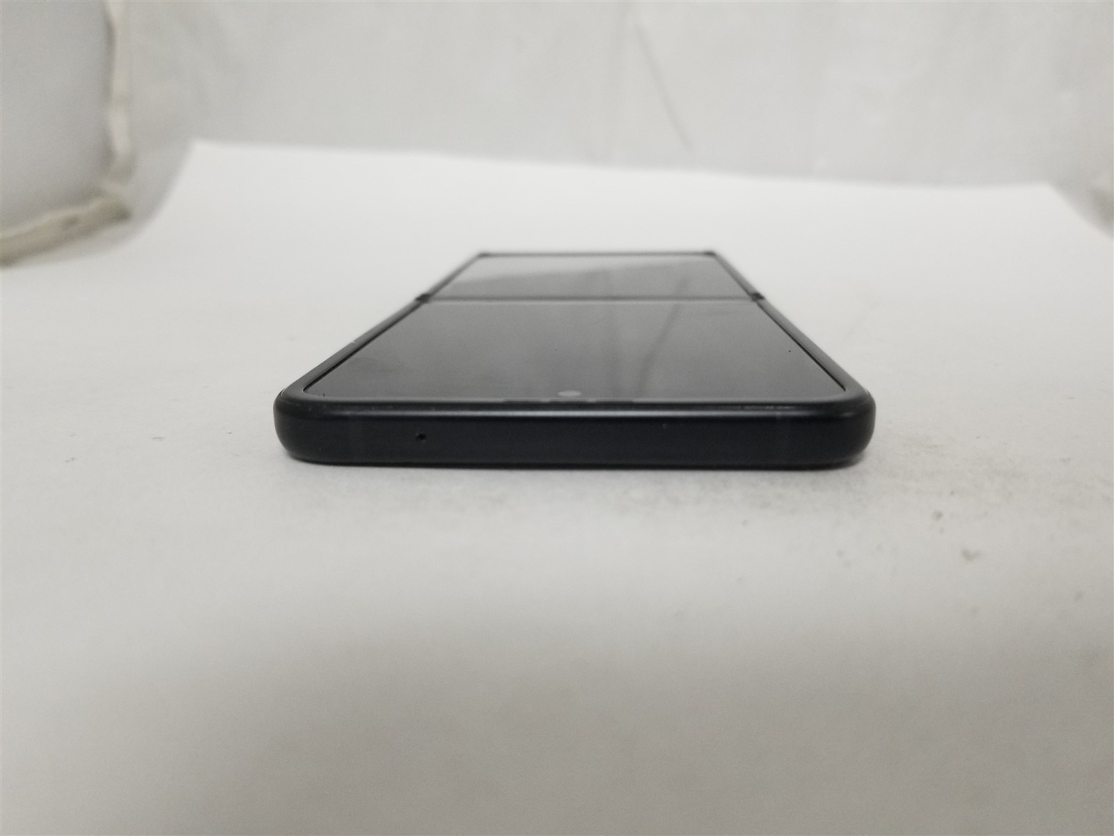 Samsung Galaxy Z Flip3 256GB Black SM-F711U1 (Unlocked) Discounted zW2981