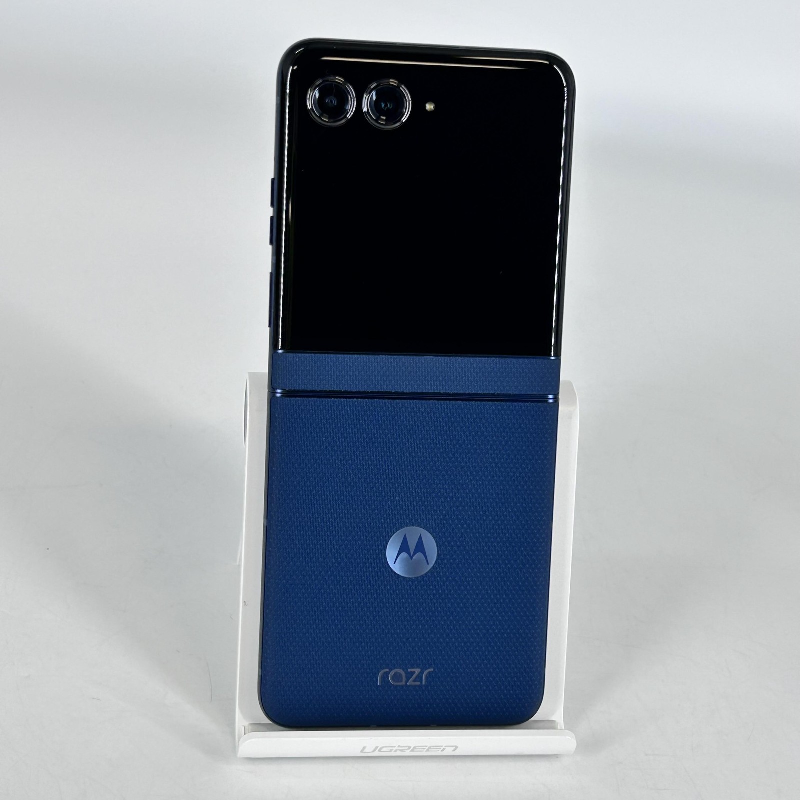 Motorola Razr (2025) Gibraltar Sea 256GB – Spectrum – Excellent Condition