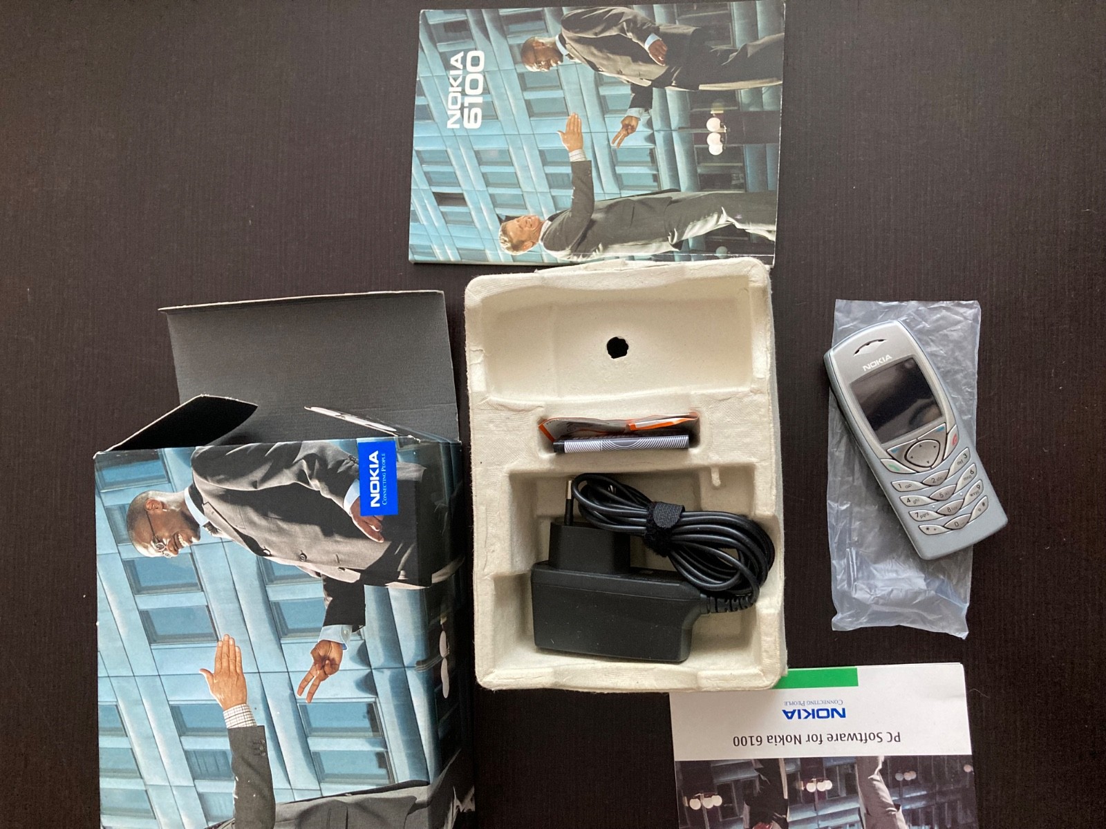 FULL BOXED lifetimer 17h Nokia 6100 NPL-2 Light Blue Made in Germany (unlocked)