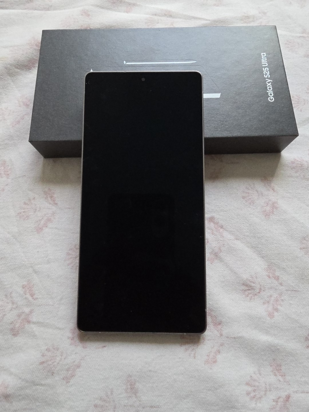 Samsung Galaxy S25 Ultra. 1 Month Old .