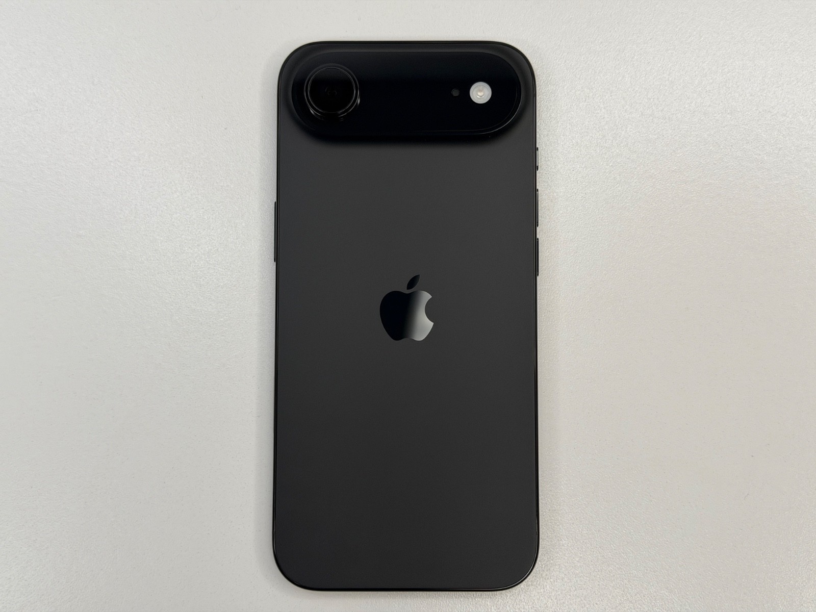 Apple iPhone Air 256GB Space Black Factory Unlocked 100% Battery Box + Extras
