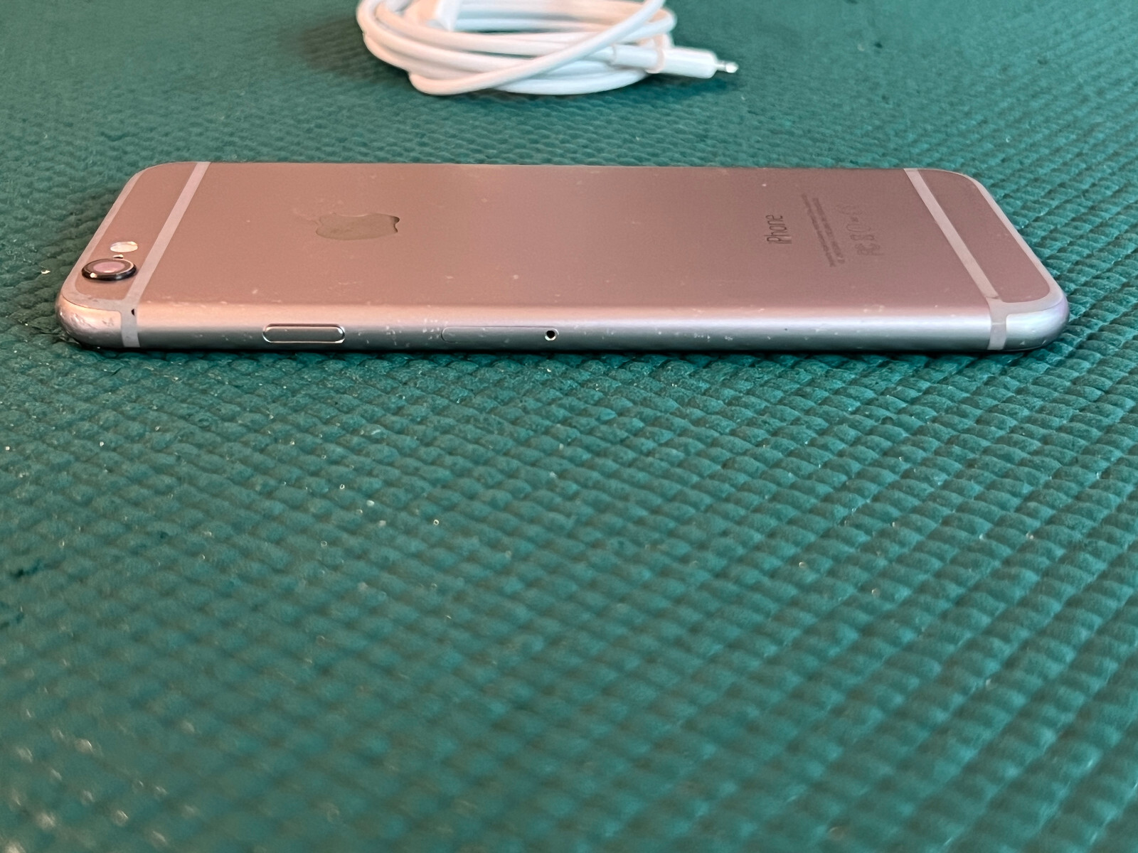 Apple iPhone 6 – 64GB – Space Gray (Unlocked) A1549
