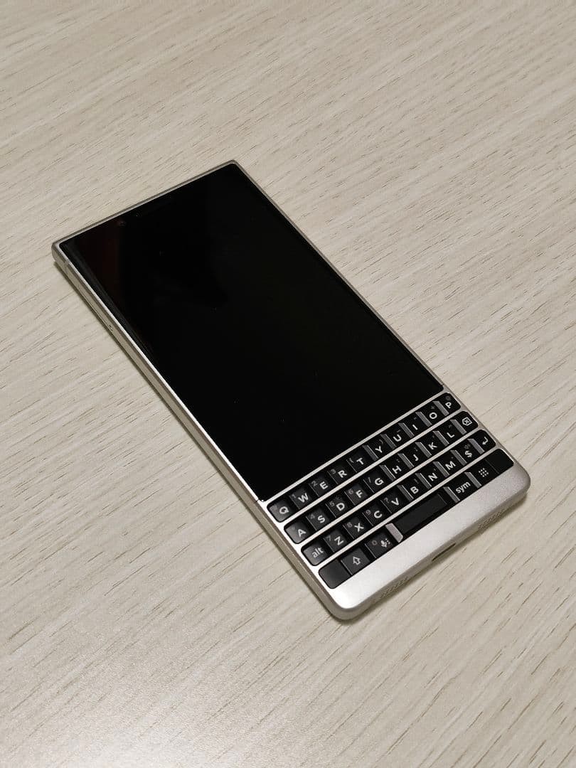 BlackBerry KEY2 LE BBF100-6 Dual SIM 64GB 4GB RAM Smartphone Champagne Unlocked