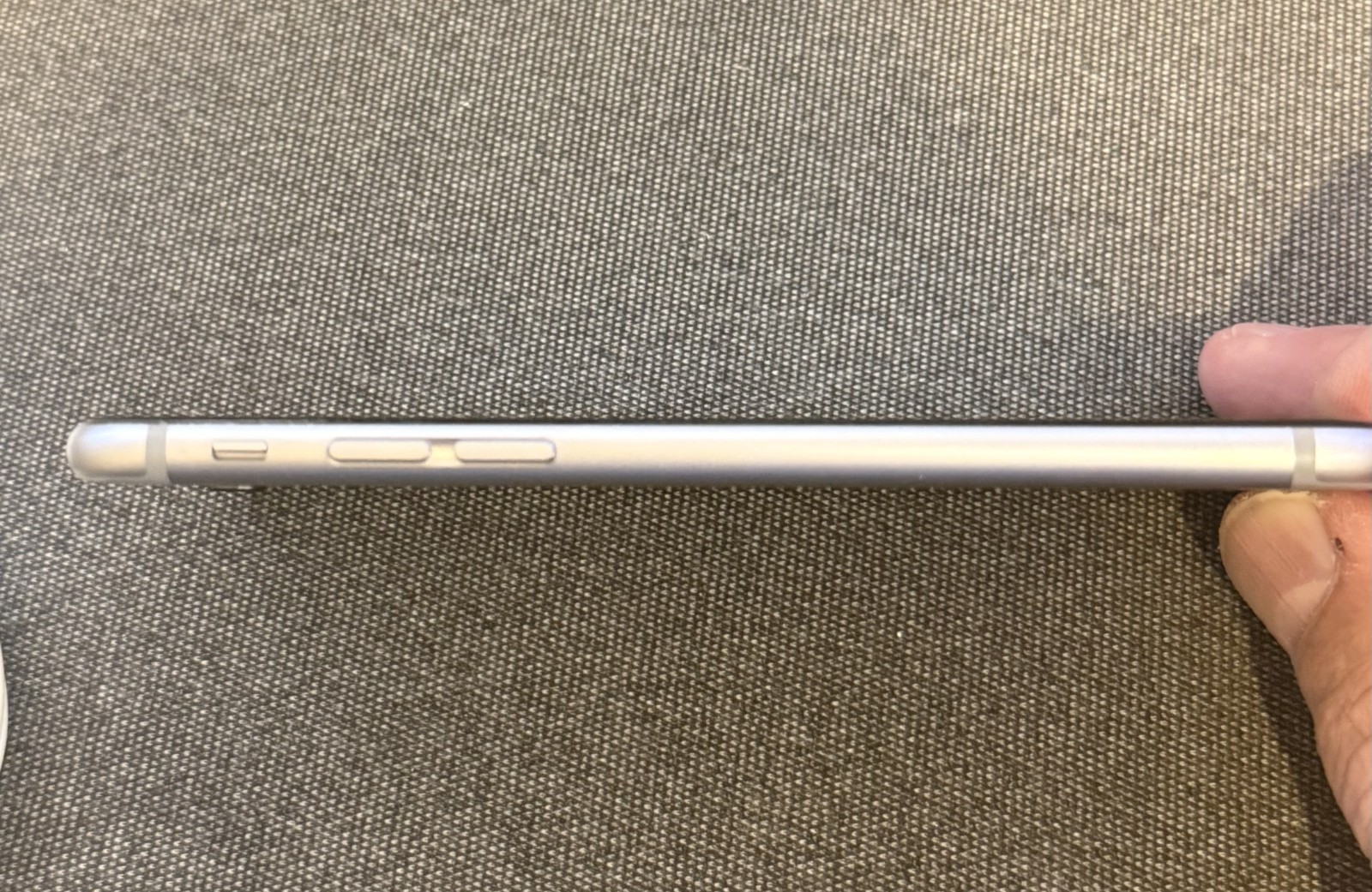 Apple iPhone 6S – 16GB – A1633 – AT&T Locked Smartphone – Silver