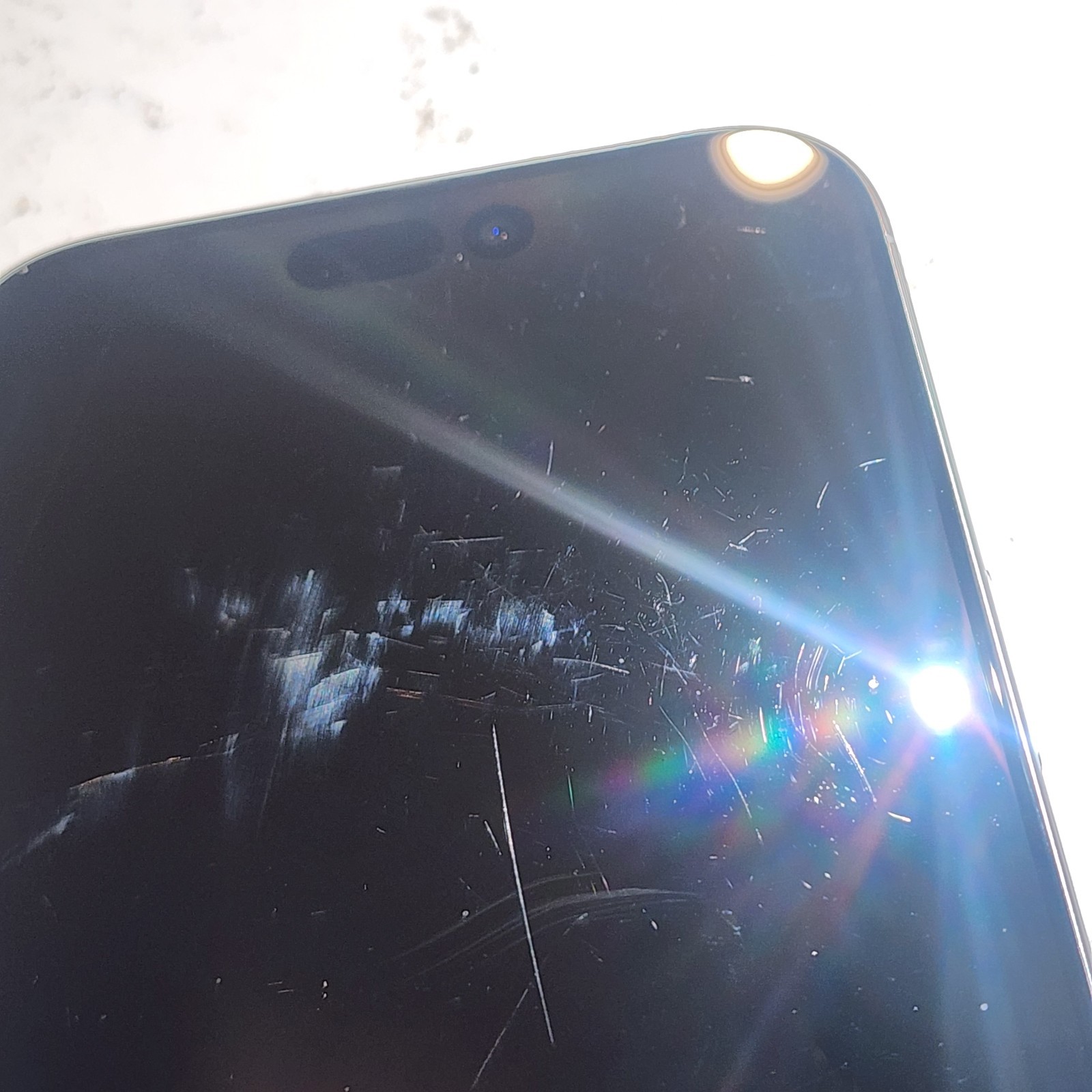 Apple iPhone 16 Pro Max – 256 GB – White Titanium (Unlocked) (LCD) (ESN Checks)