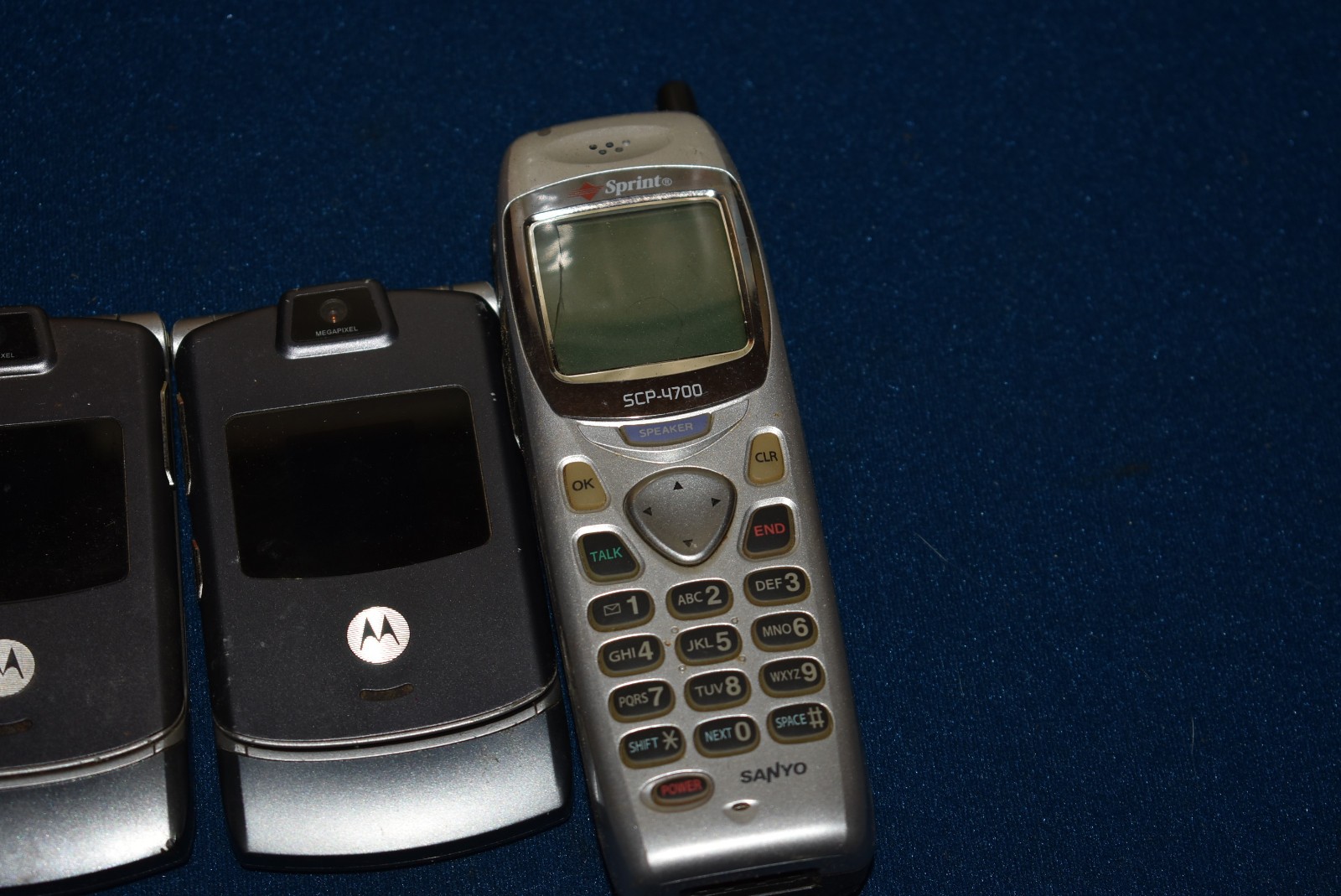 Lot 5 Cell Phones Motorola RZR Gray Flip Untested As Is Galaxy S SCP 4700