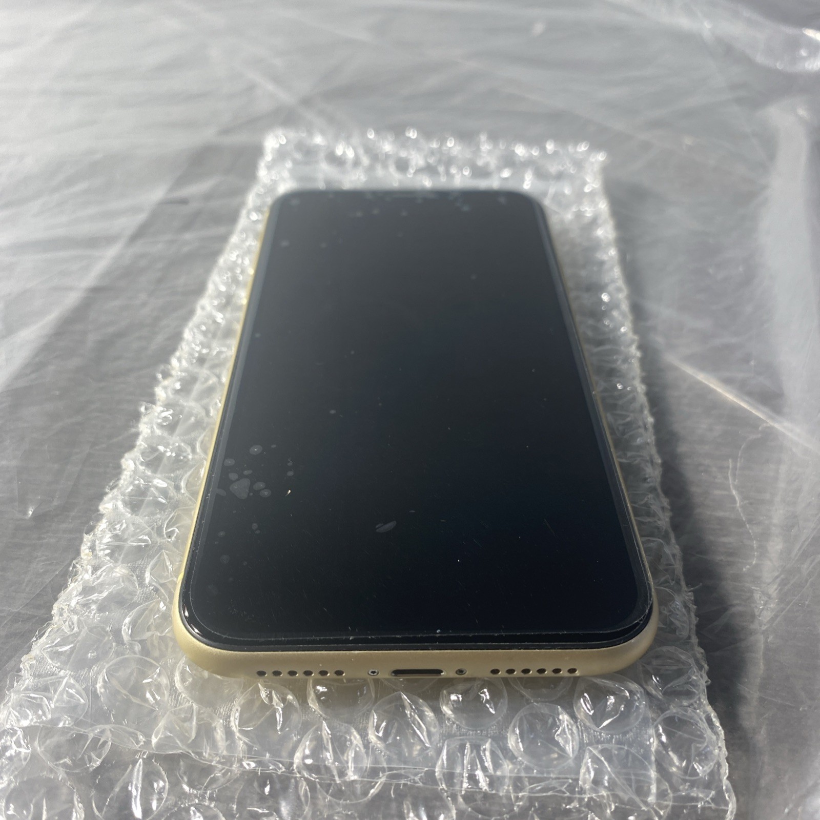 Apple iPhone RX carrier Unlocked 256gb yellow