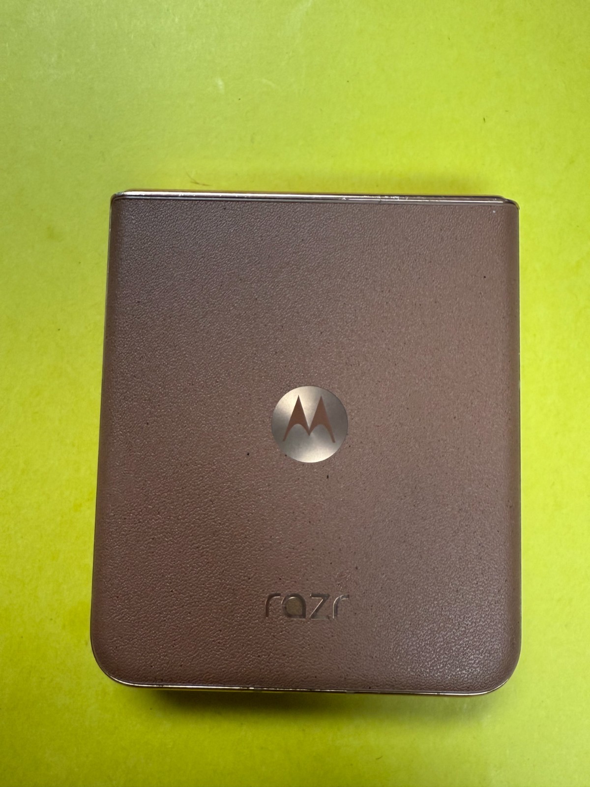 Motorola Razr+ Plus 2025 – 256GB – Mocha (AT&T) Excellent Condition