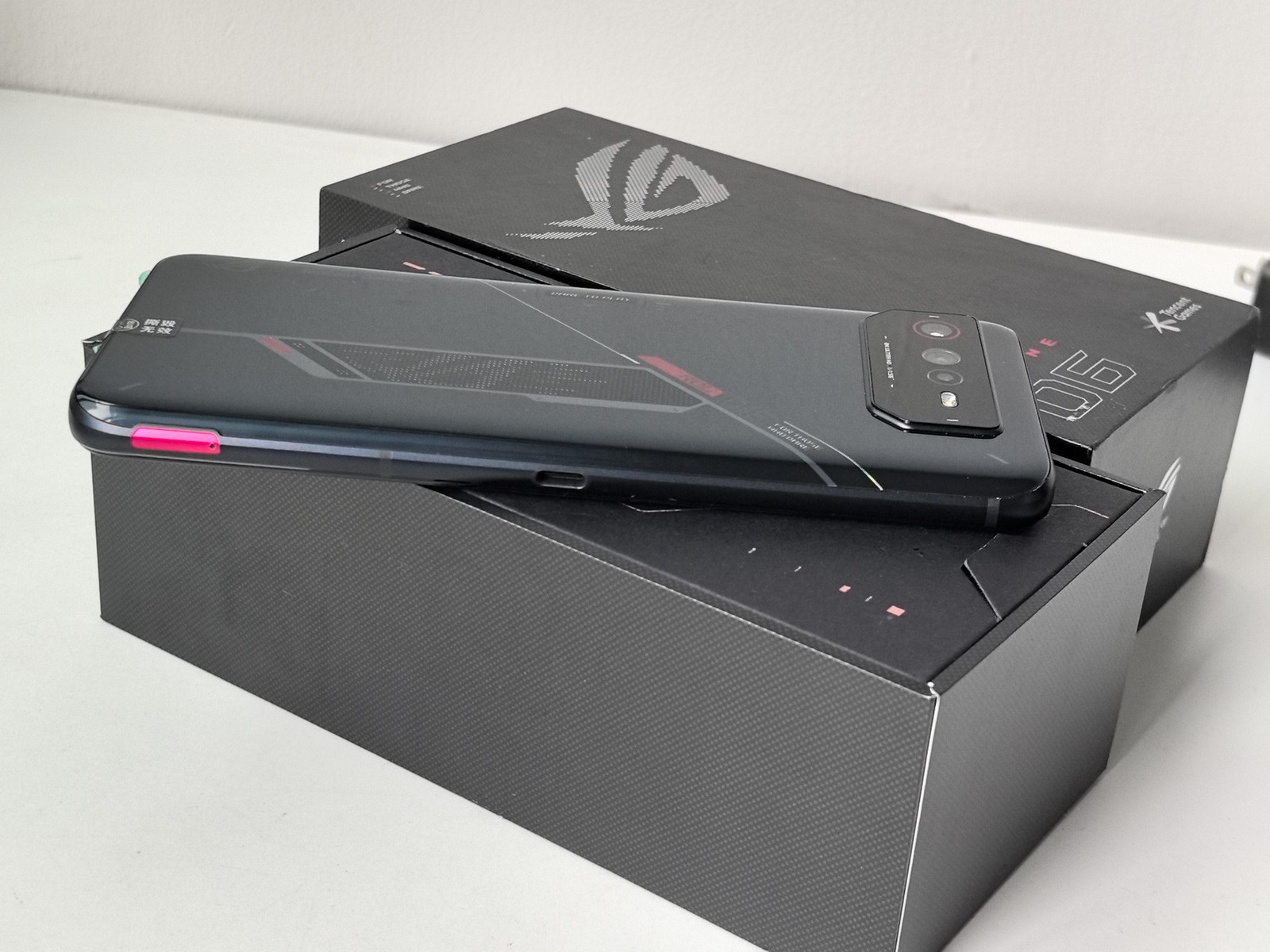 Asus ROG Phone 6 5G 12+256GB Qualcomm Unlocked Game Phone Android google Global