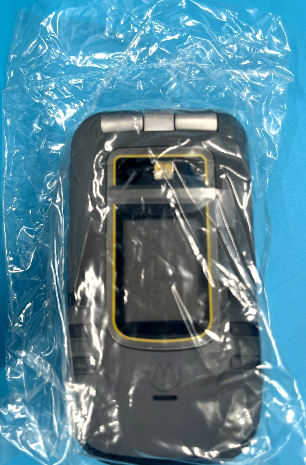 *NEW Motorola Nextel Brute i680 GRAY Cellular Phone w/Accessories FREE SHIPPING*