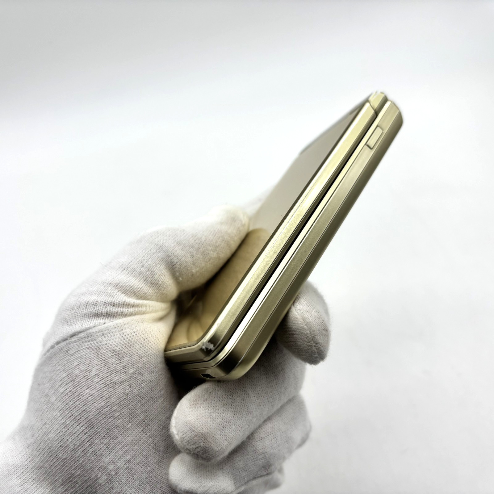 SHARP AQUOS Keitai 601SH Gold SoftBank Unlocked 4G Android Flip Phone Japan
