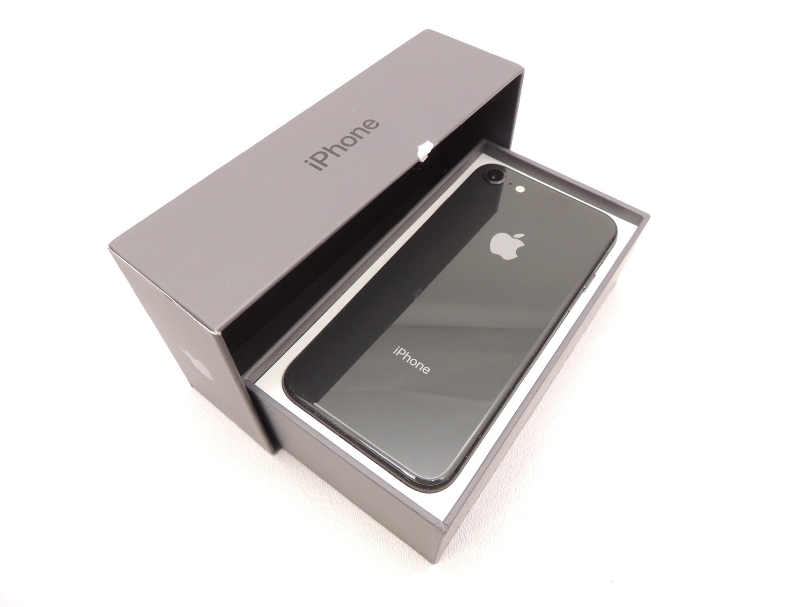 Barely Used Apple iPhone 8 A1863 4.7″ 64GB Black Unlocked Clean ESN 100% Batt