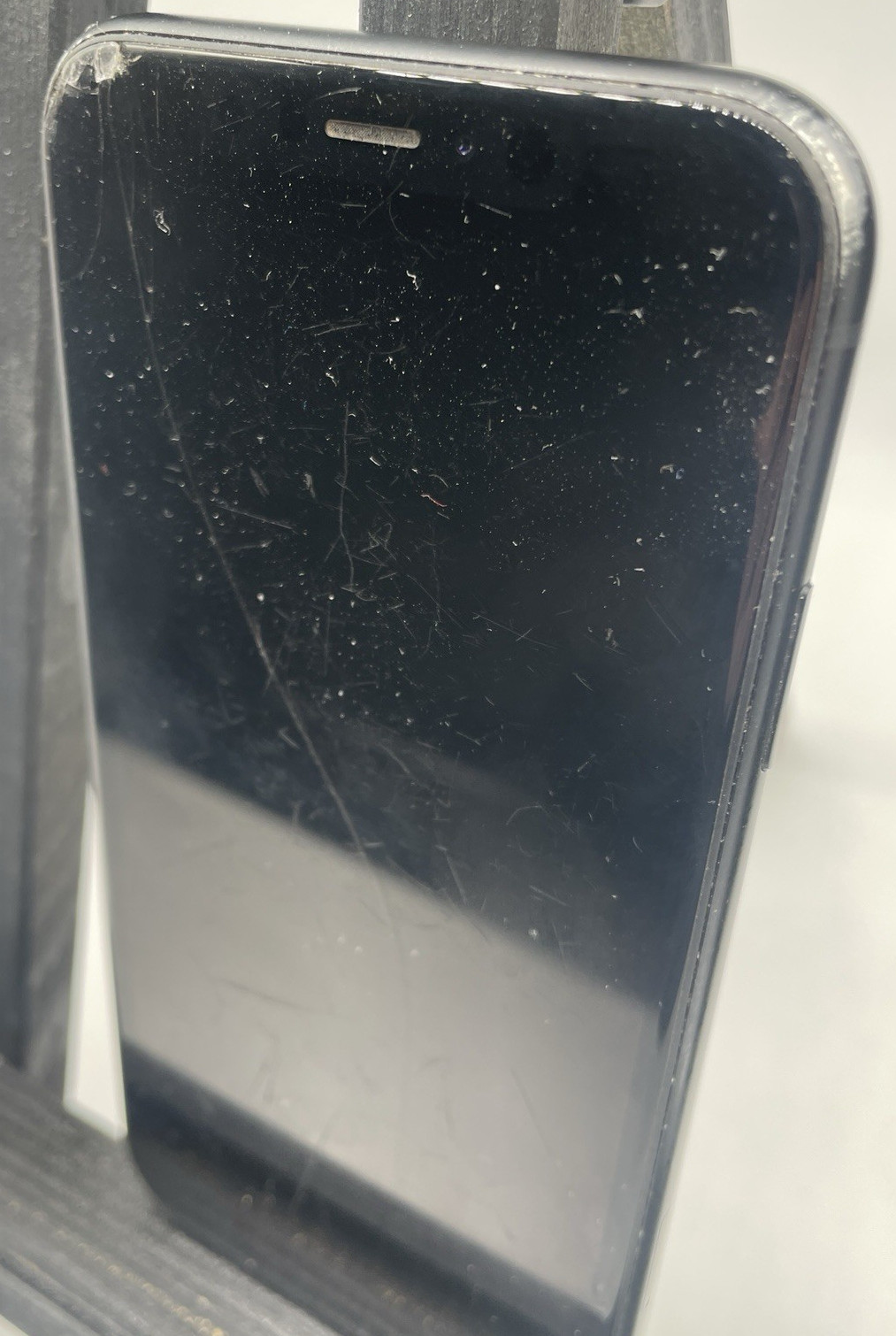 Apple iPhone XR 128GB AT&T Black Battery Health 78% Works – Cracked Screen