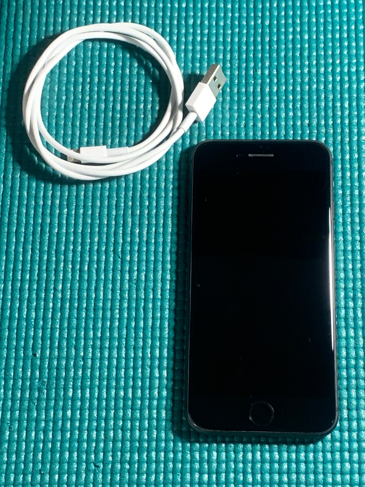 Apple iPhone 8 64GB Unlocked Smartphone Space Gray A1905 (GSM)