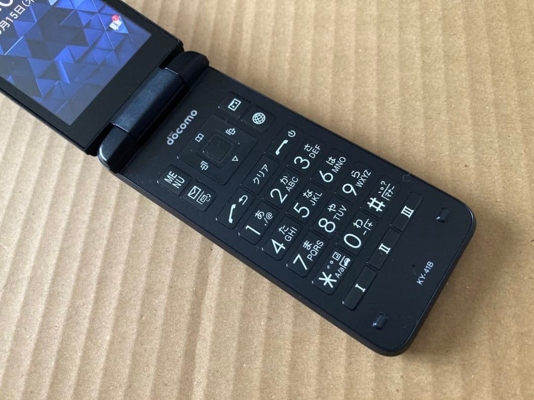 KYOCERA KY-42C White DIGNO KEITAI Red 8GB ANDROID FLIP PHONE docomo