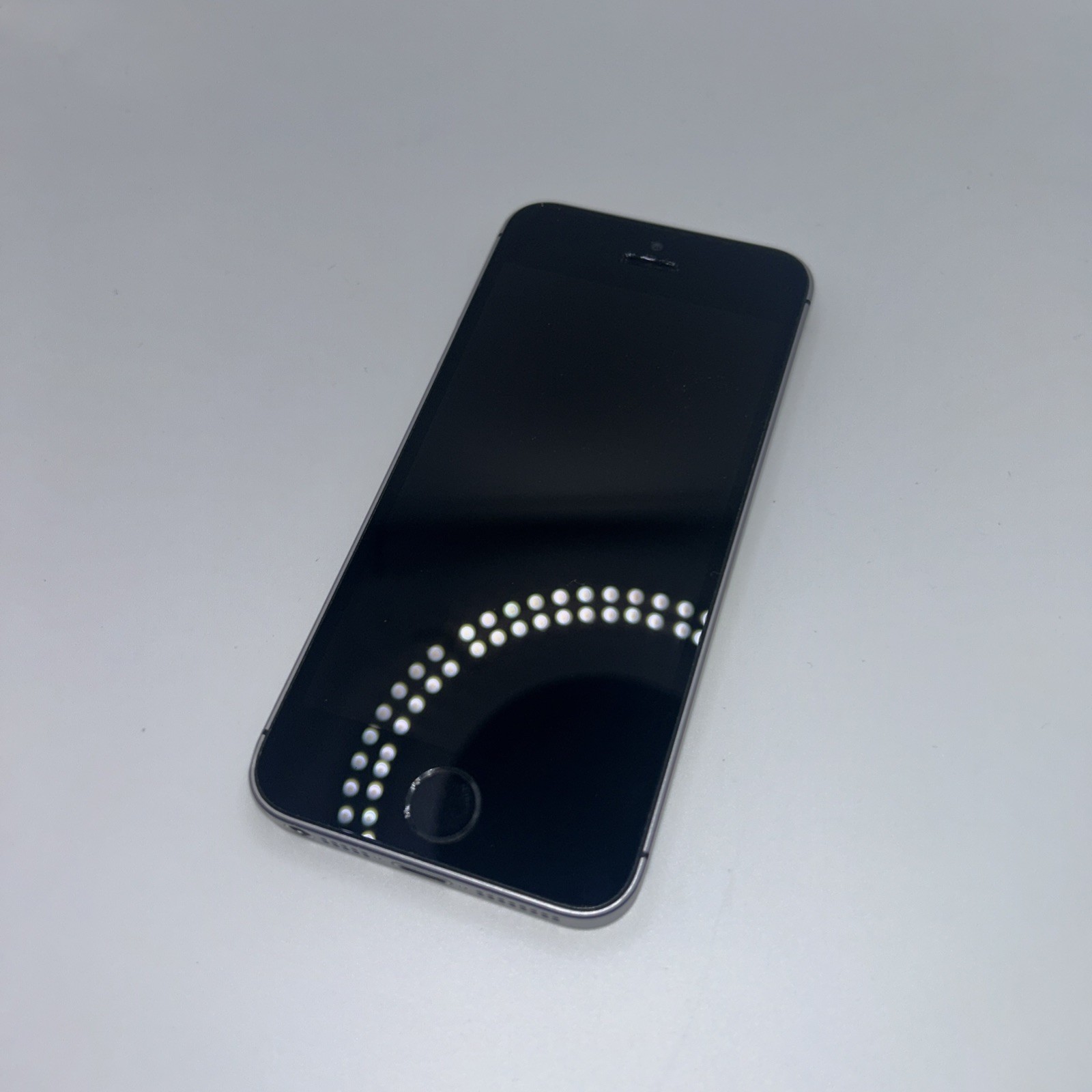 Apple iPhone SE 34GB Space Gray