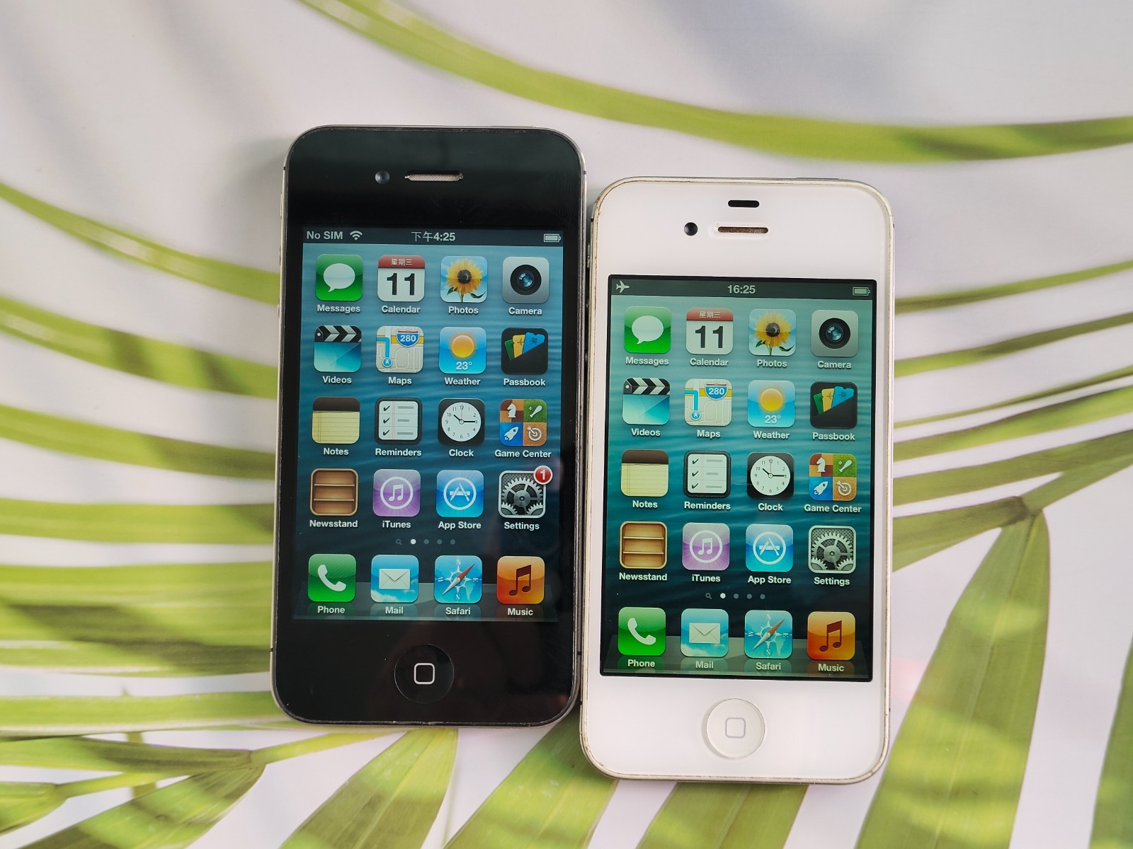 90%N ew Original Apple iPhone 4/4s 8-16-32-64GB Black/White Factory UNLOCKED