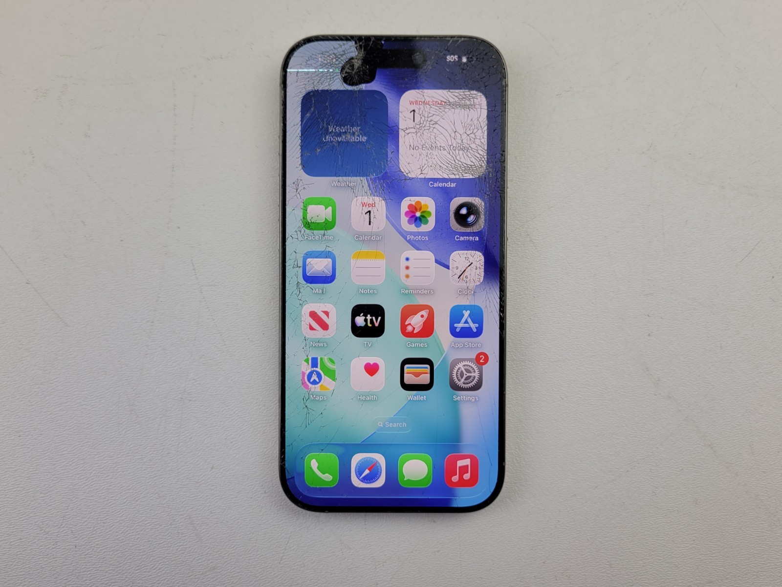 Apple iPhone 16 Pro (A3083) 128GB – Natural Titanium (Unlocked) – *DAMAGED*