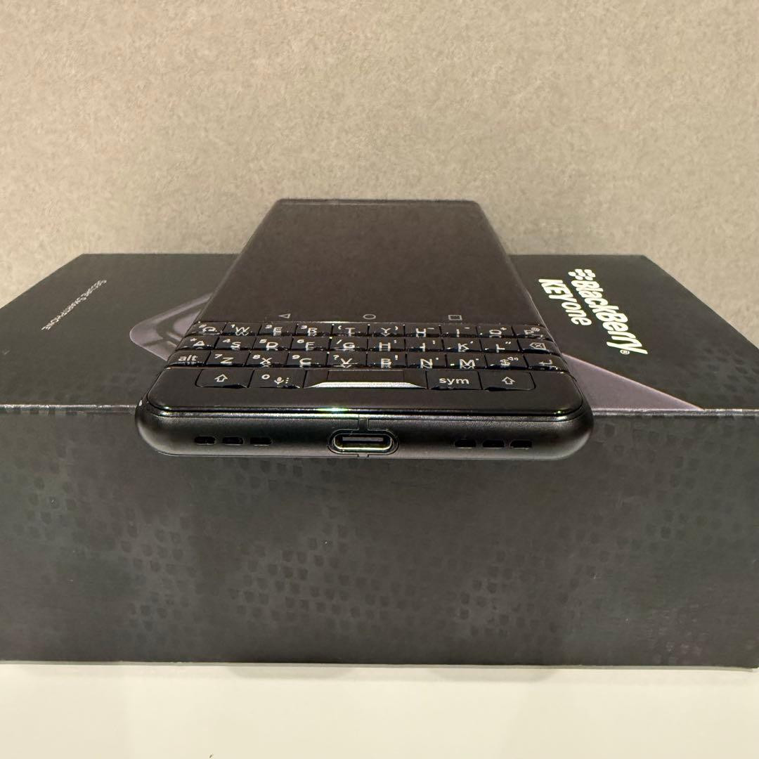 BlackBerry KEYone BBB100-7 64GB SIM Free Android Smartphone Black