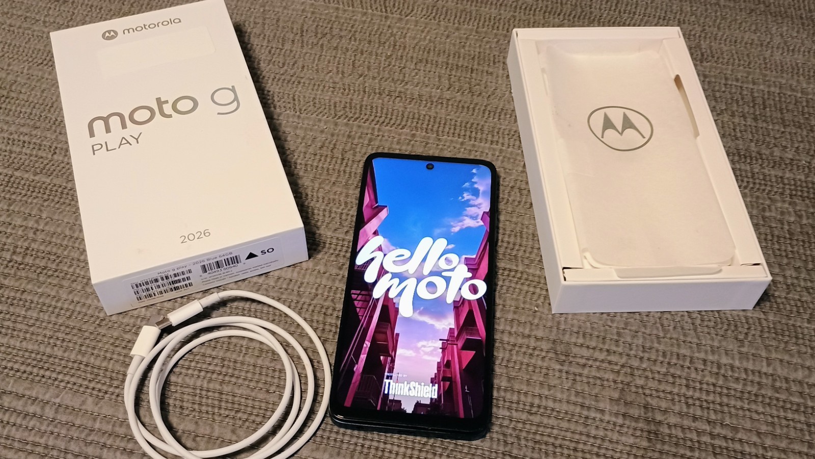 Motorola Moto G Play (2026) Boost Mobile, 6.7″ 64GB 5G Used 2 weeks only