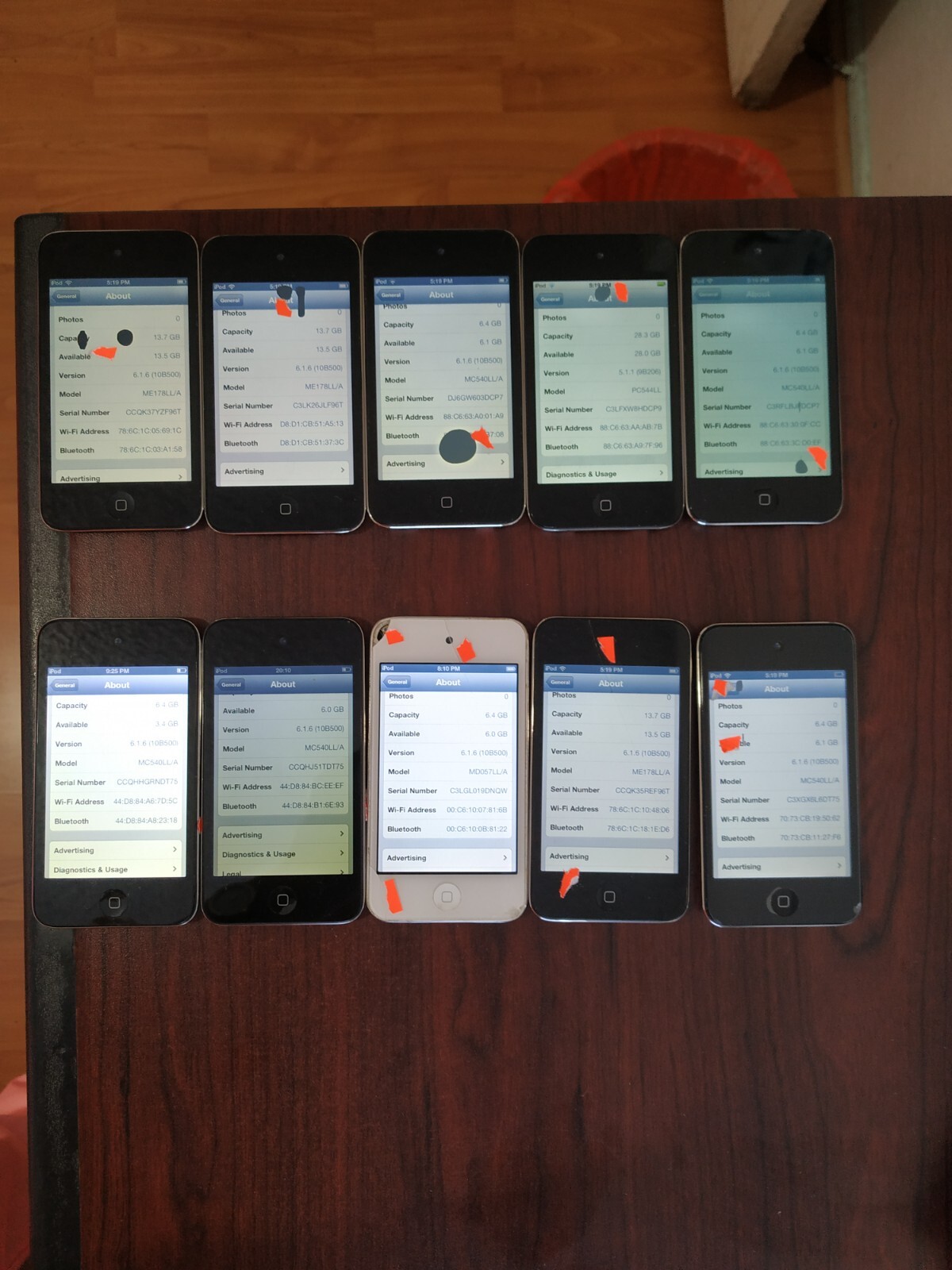 Lot of 10 Apple iPod Touch 4th Gen 32GB(1pc)/ 16GB(3pcs)/ 8GB(6pcs) for parts