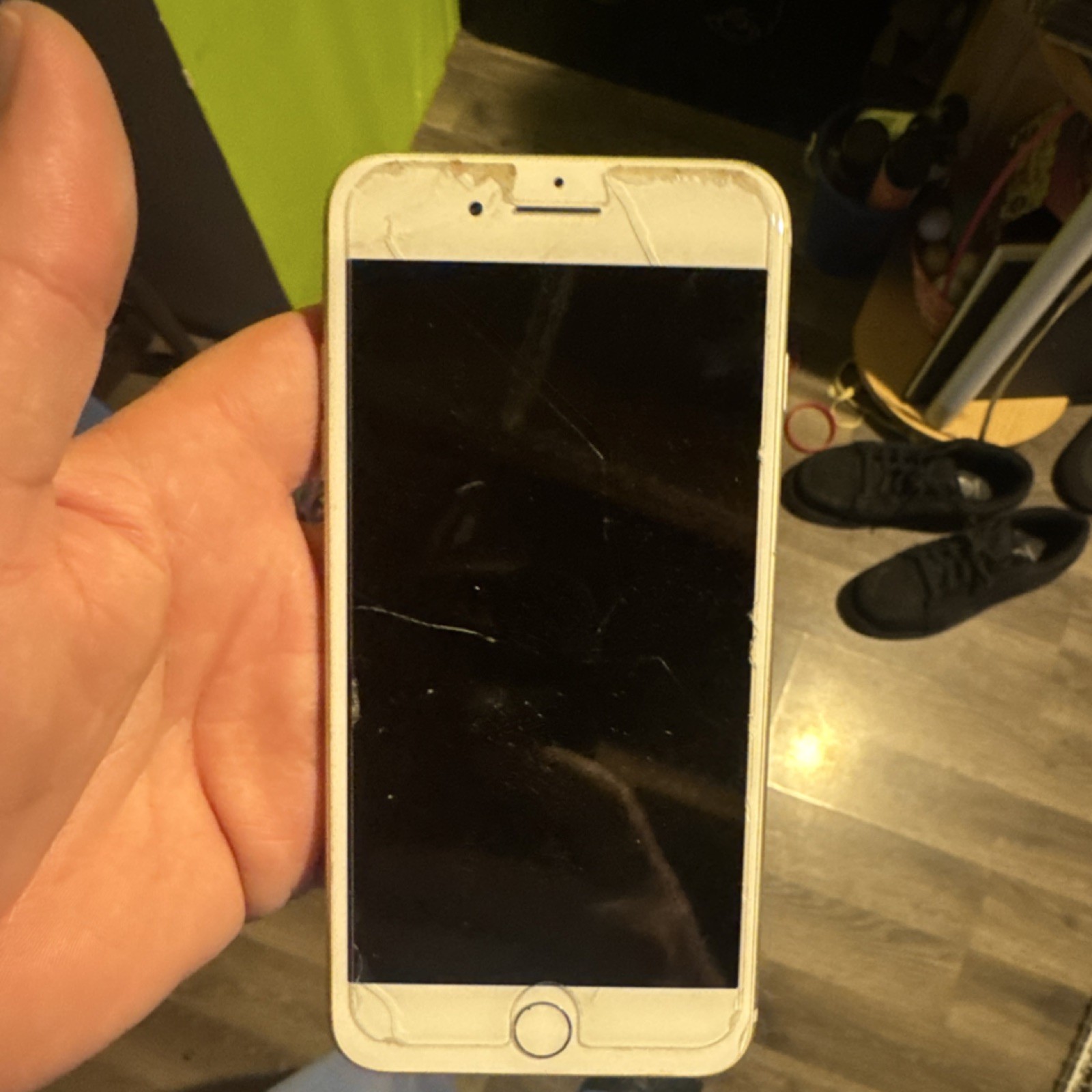 Apple iPhone 7 Plus Silver 5.5in 12MP Quad Core iOS Smartphone Lightning