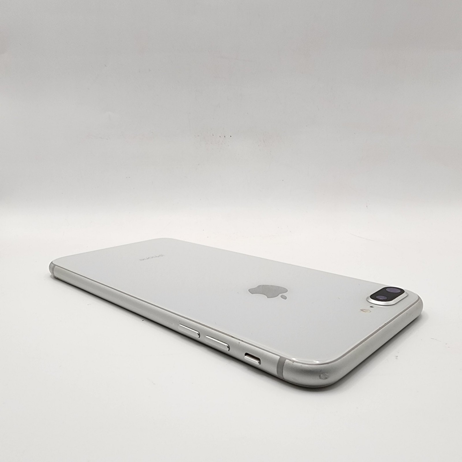 Apple iPhone 8 Plus A1897 64GB Silver (CDMA/GSM Unlocked)