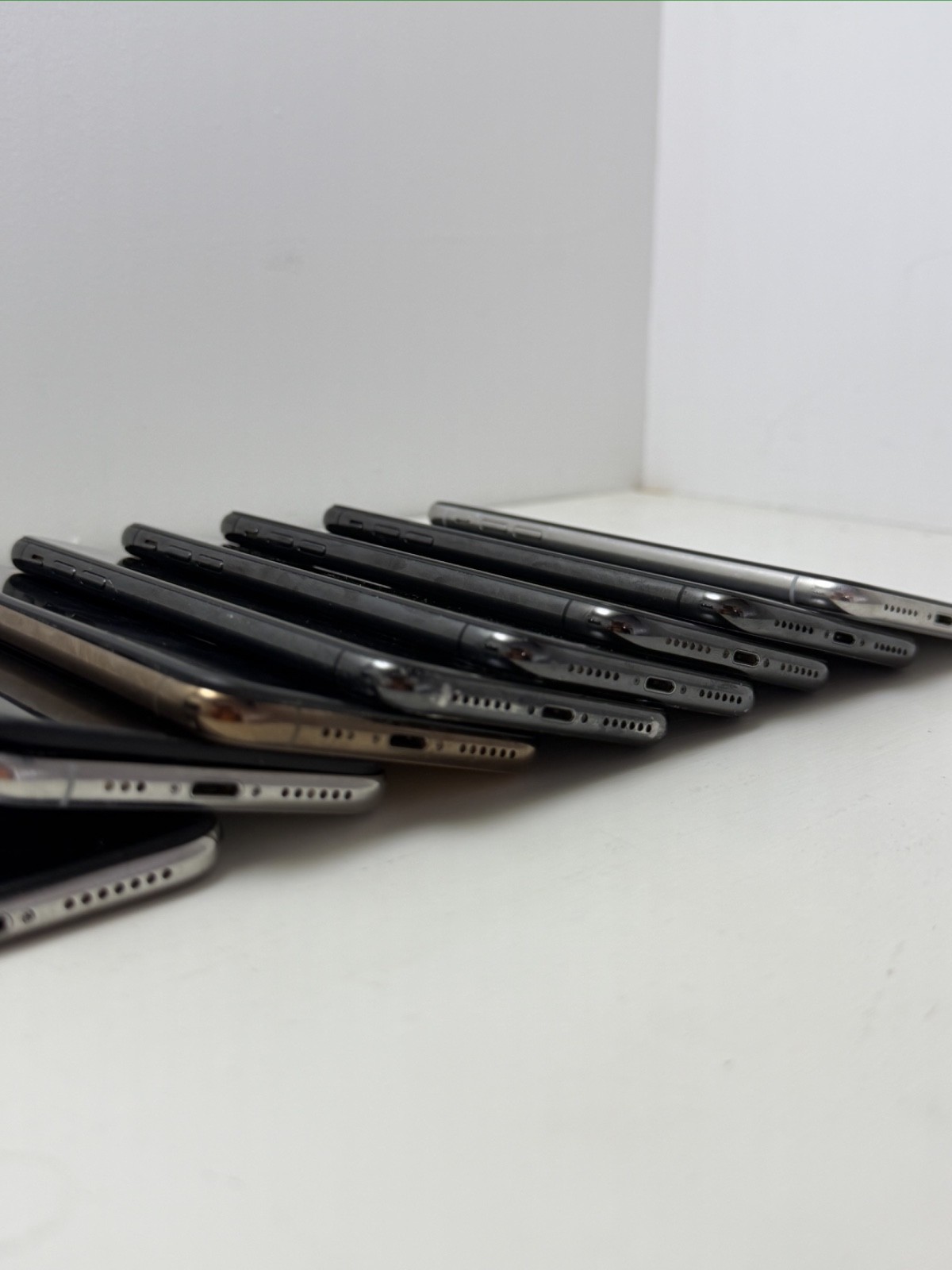 Lot of 8 – Apple iPhone X, XS, XS Max – (A1865, A1920, A1921) – For Parts READ!