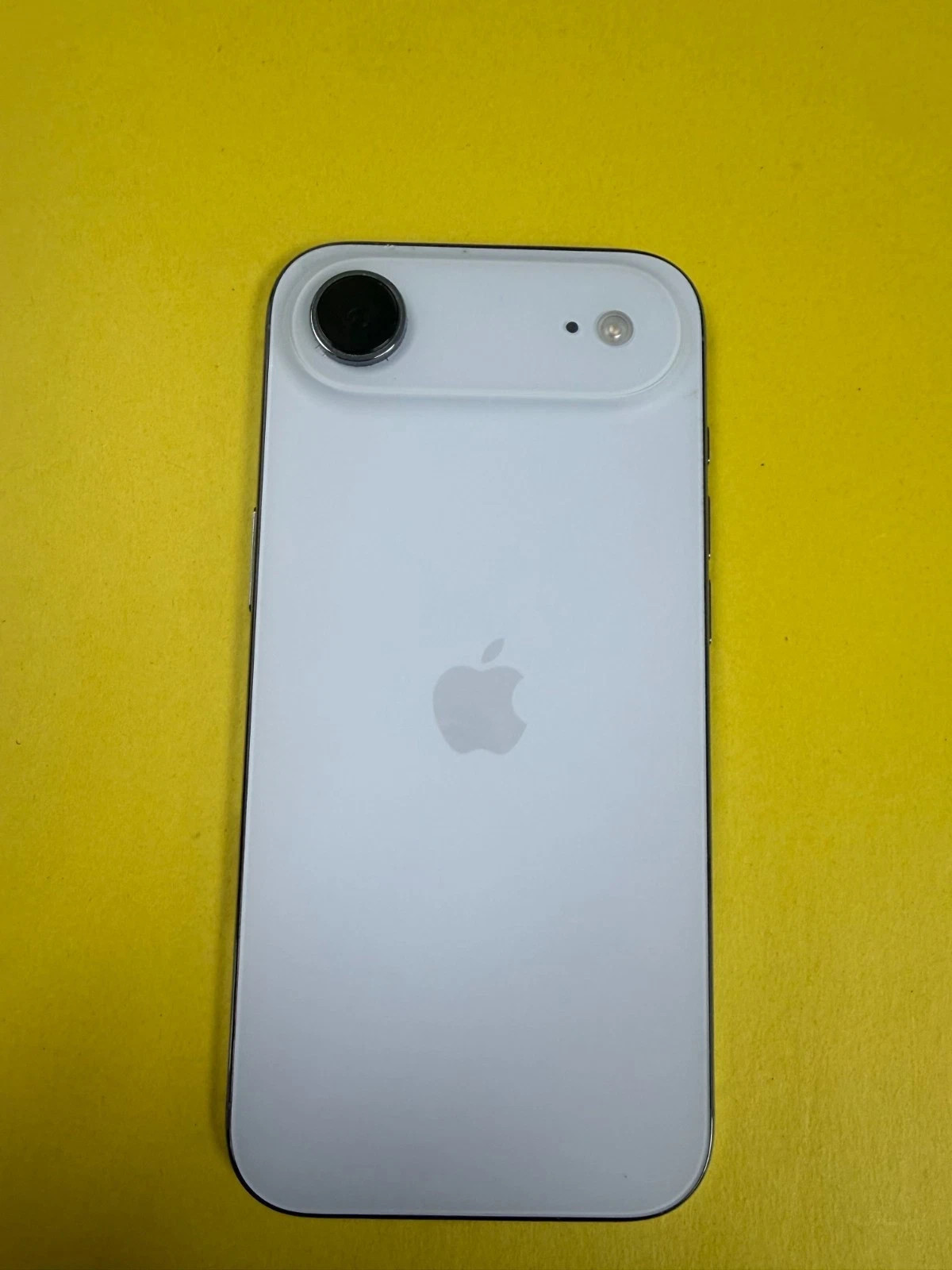 Apple iPhone 17 Air – 256GB – Light Blue (Xfinity Mobile) Excellent Condition