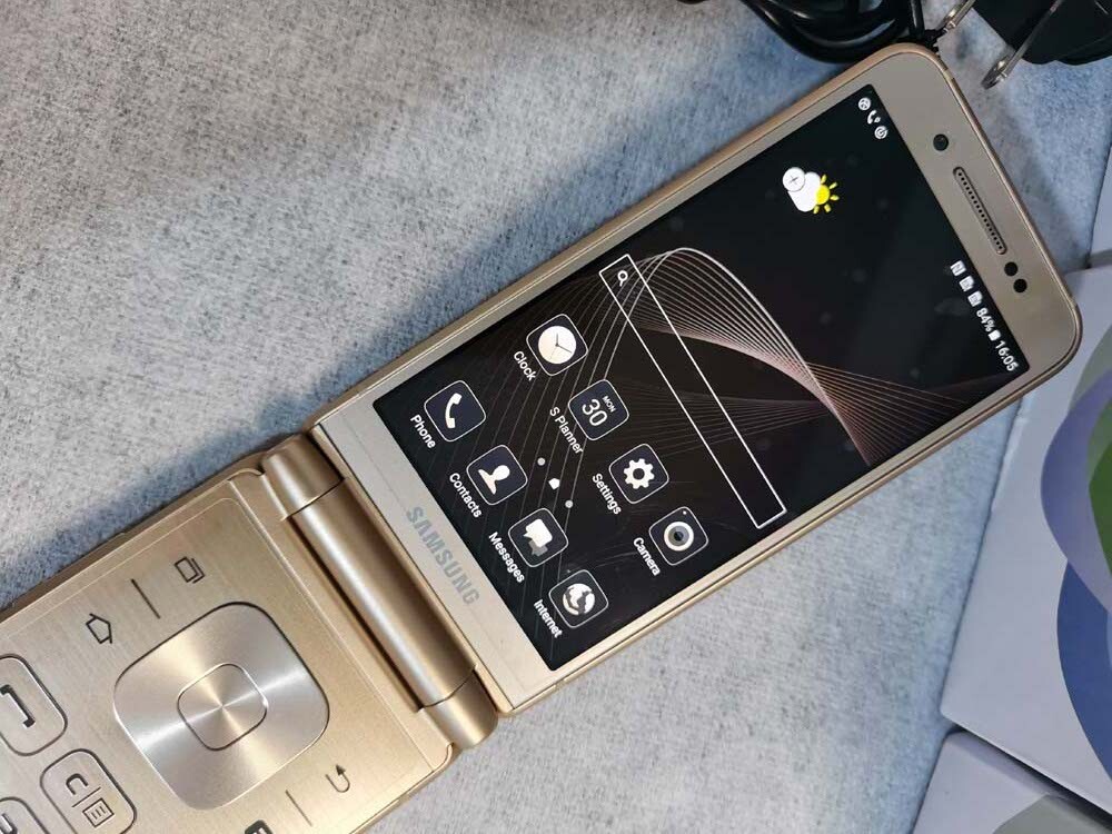 Unlocked Samsung SM-W2017 Android smart flip phone A++