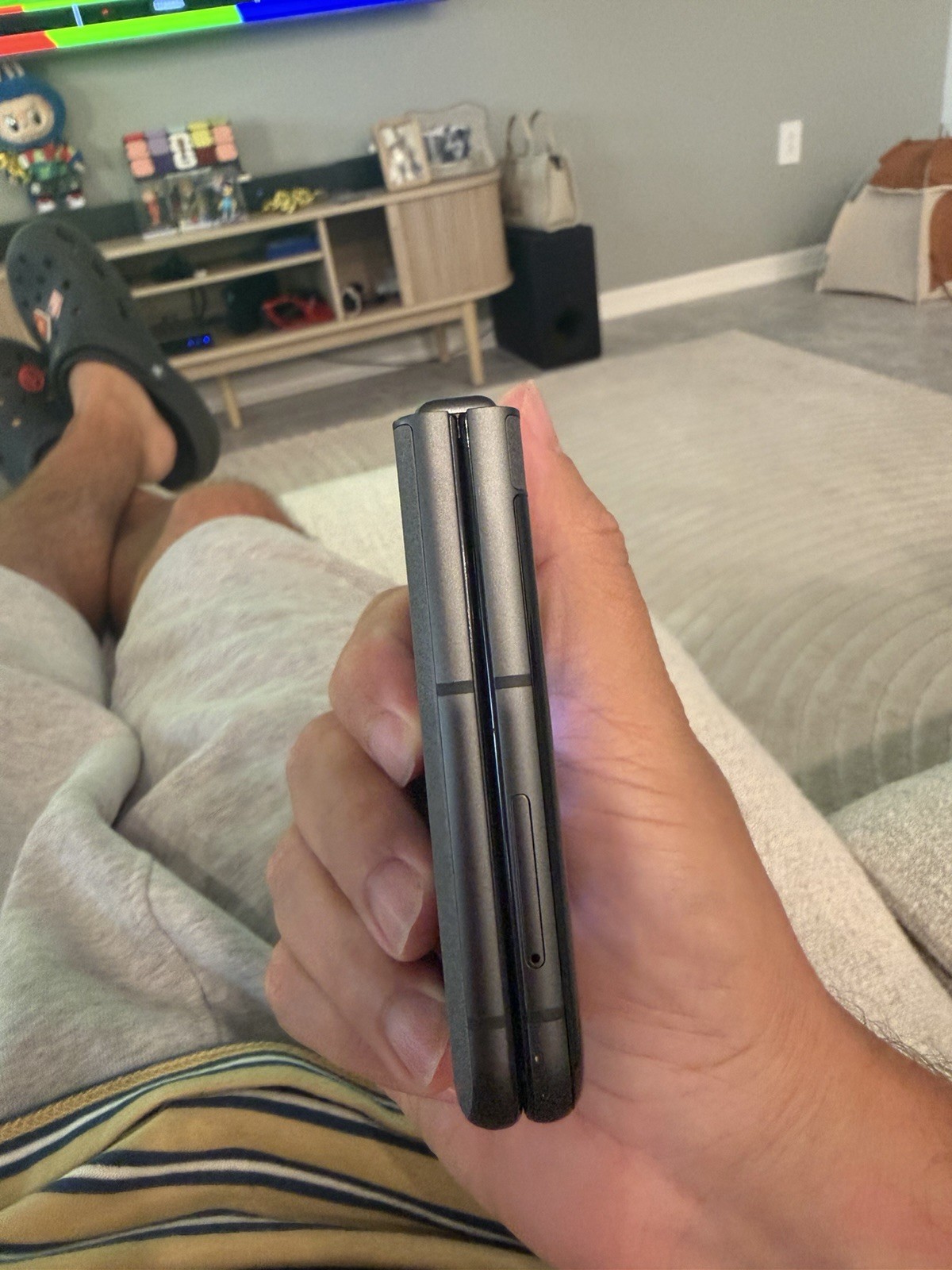 Motorola Moto Razr 2024 (XT2453) – 256GB 5G Koala Gray Unlocked