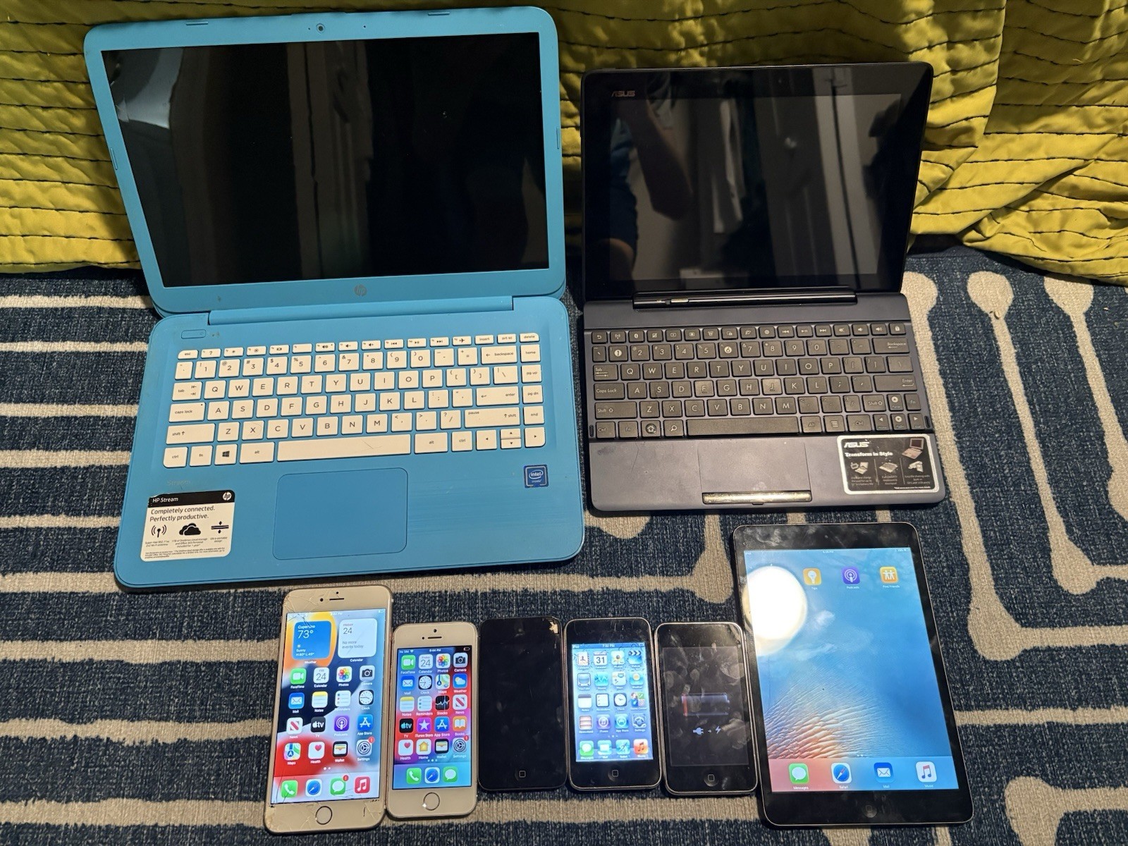 Lot of 8 devices for parts or repair. Apple – iPod – computer