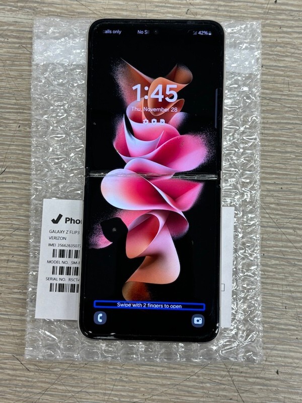 Samsung Galaxy Z Flip3 5G SM-F711U 128GB Cream (Verizon) Unlocked -Screen issues