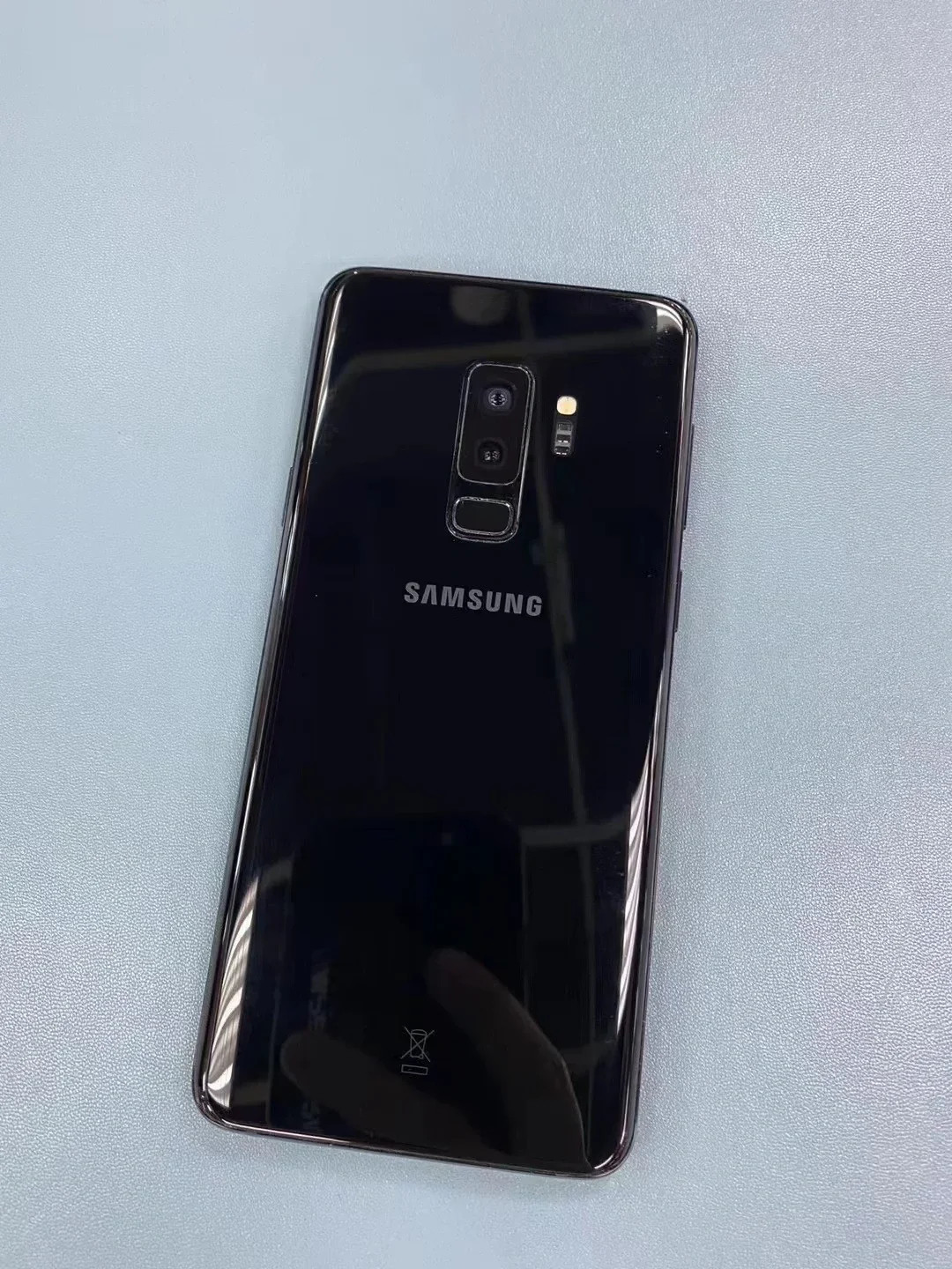 OPEN BOX Samsung Galaxy S9 + PLUS SM-G965F/DS 256GB Dual Sim UNLOCKED 6.2″ Black