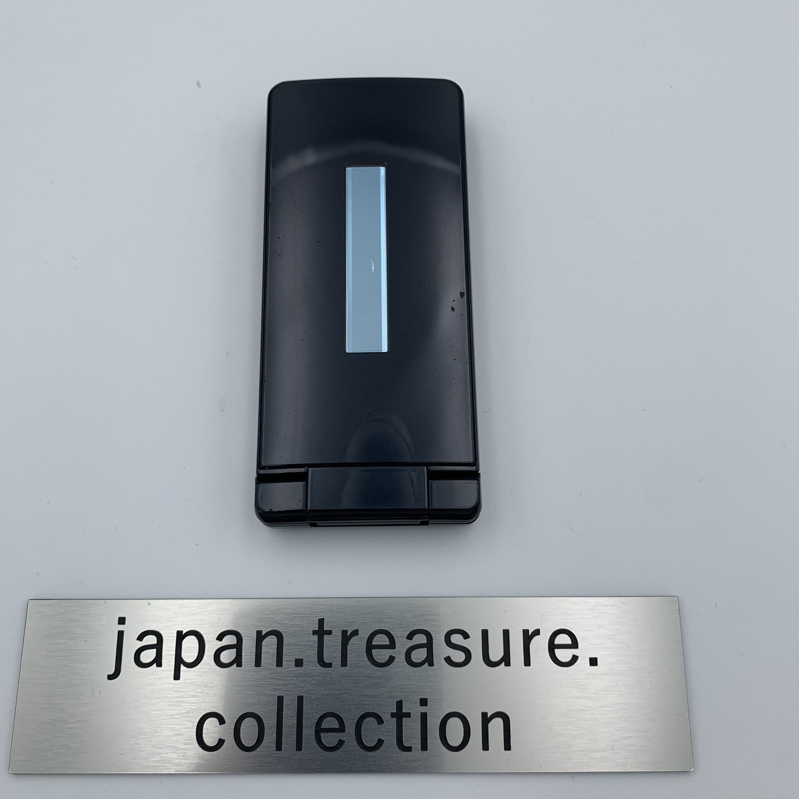 SHARP AQUOS KEITAI 4 A205SH Black 8GB 1GB RAM Unlocked Flip Phone 3.4 JAPAN