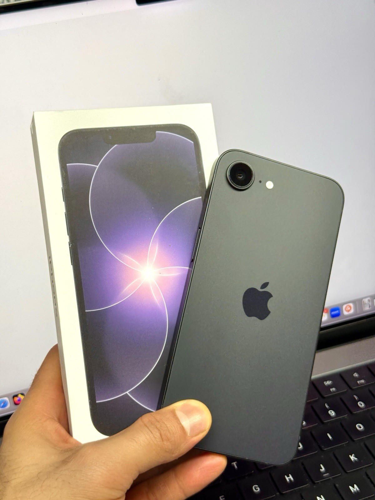 Apple iPhone 17e 256GB Verizon (100% Batt) Black With Box #24725